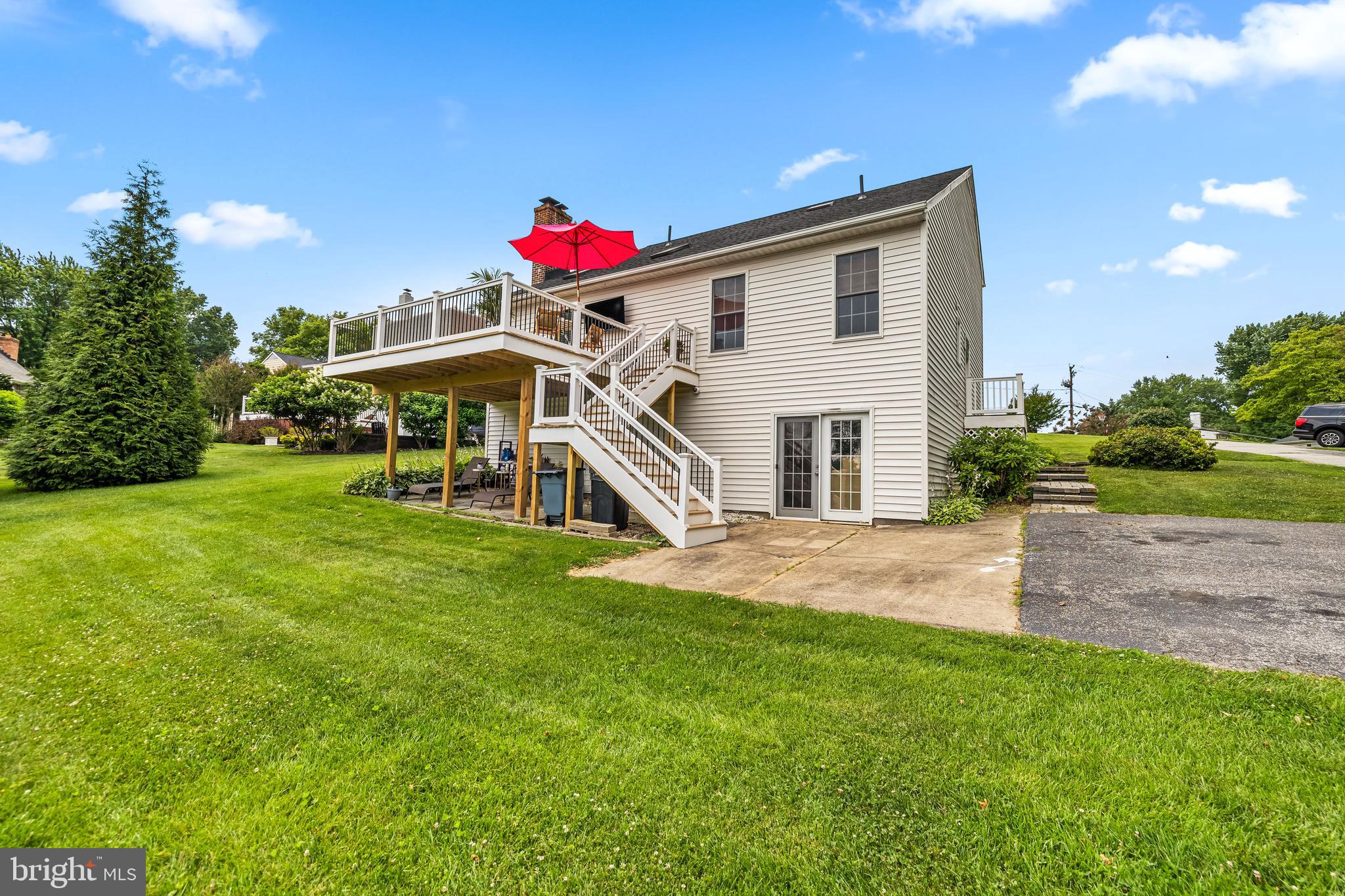 VILLAGE GREEN - Residential