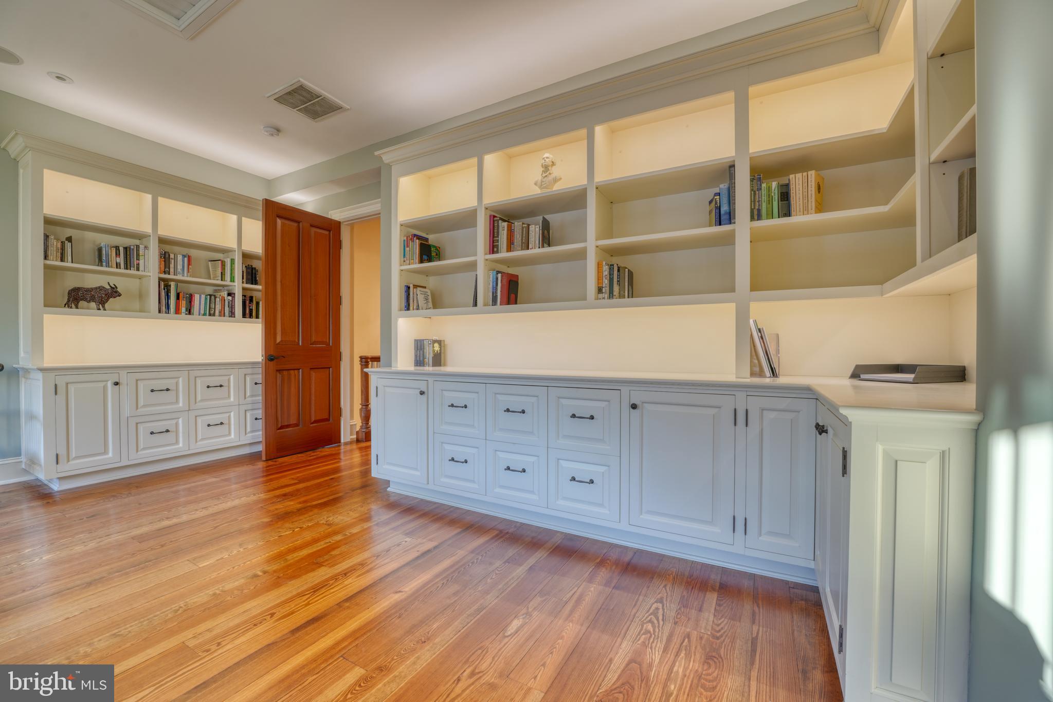 CAPITOL HILL - Residential