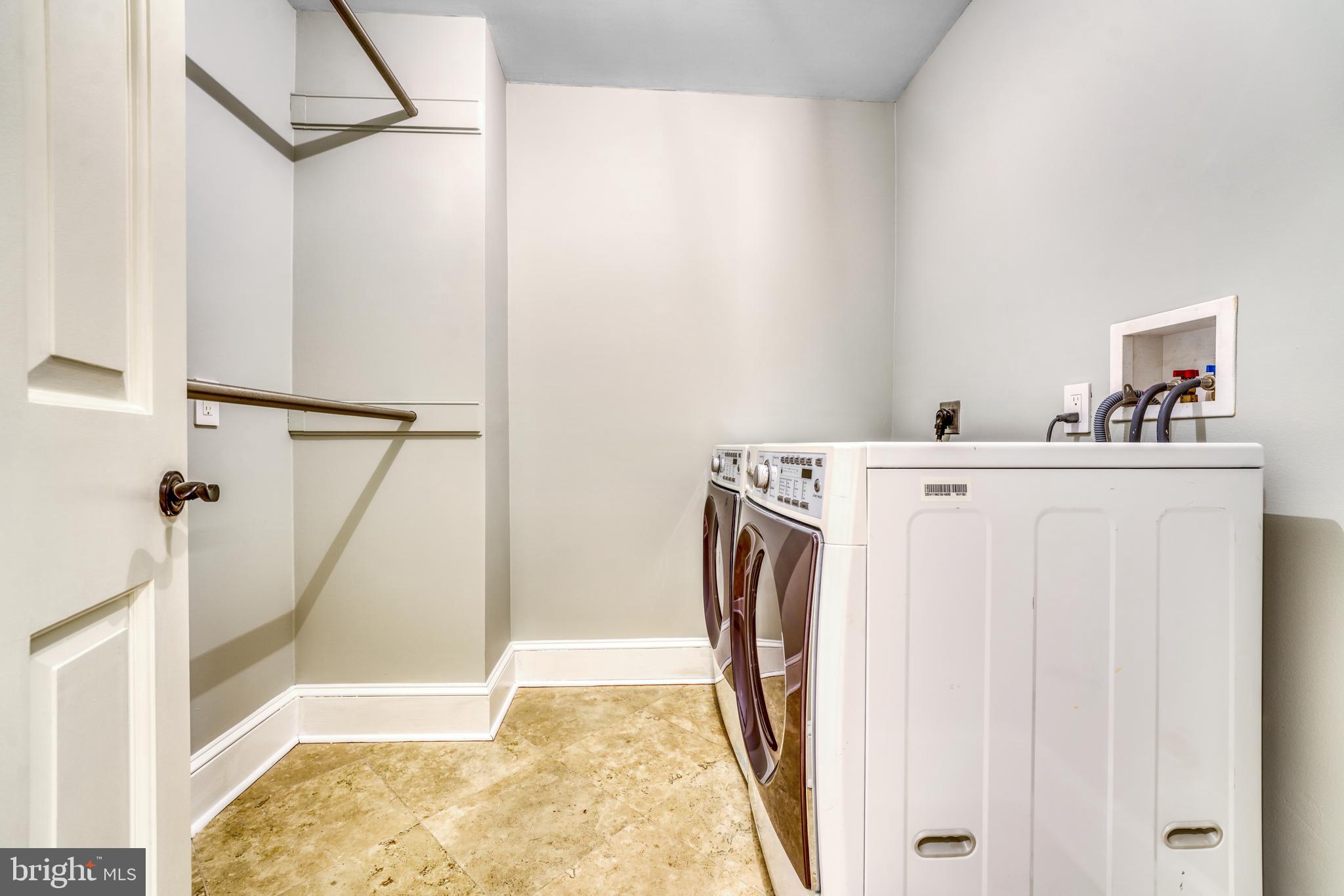 CAPITOL HILL - Residential
