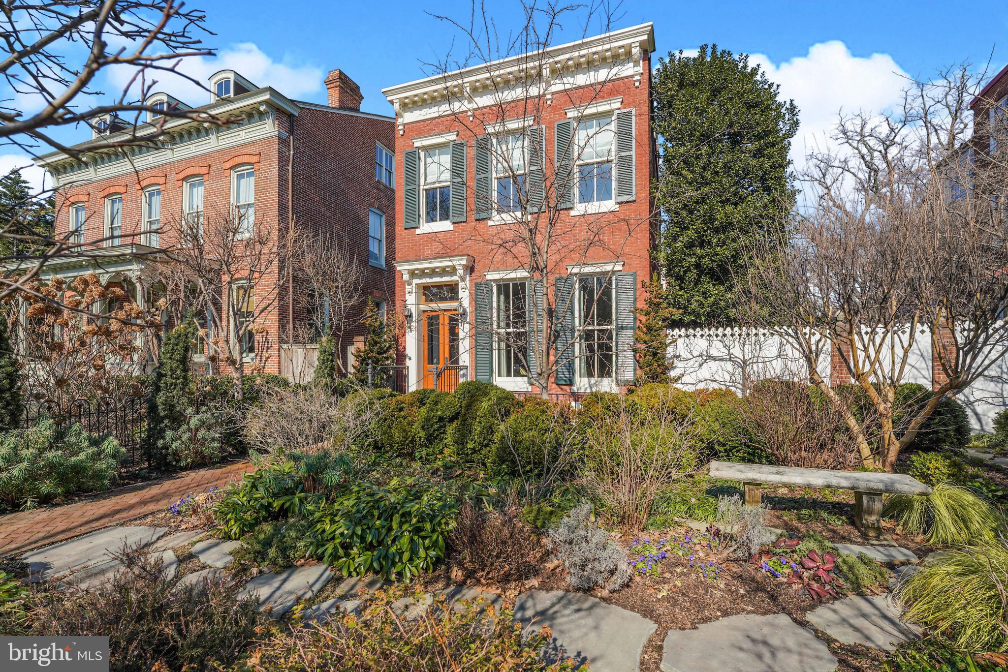CAPITOL HILL - Residential