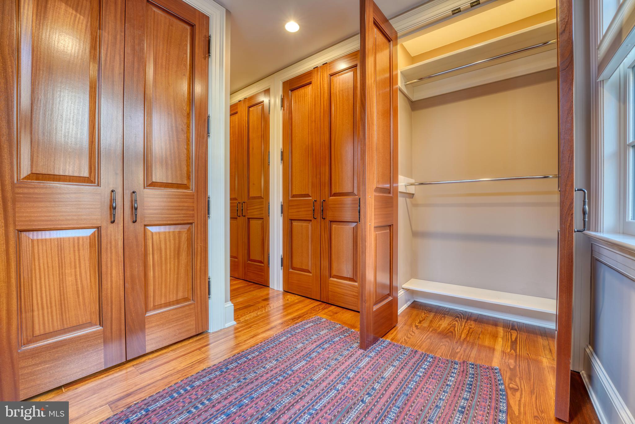 CAPITOL HILL - Residential