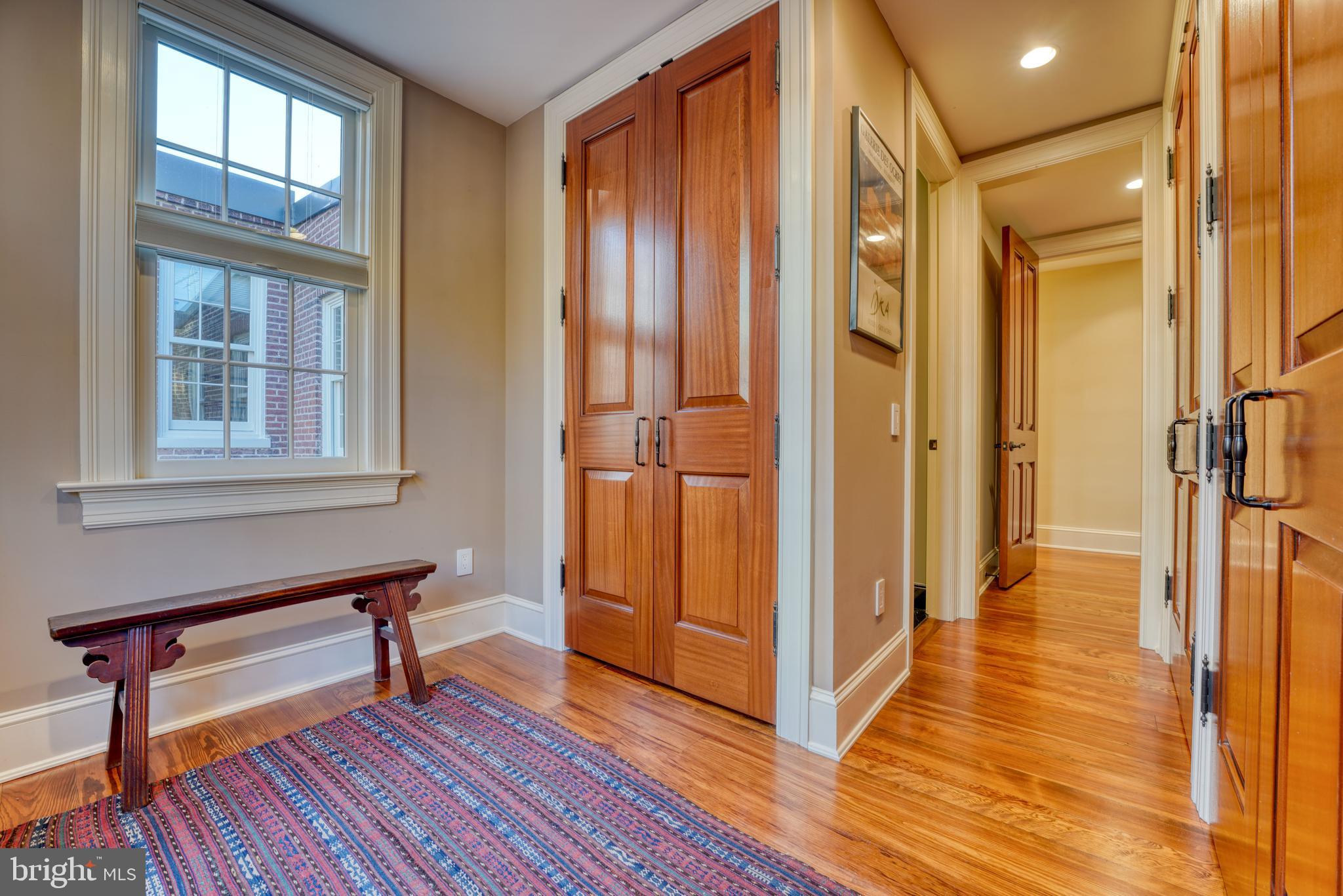 CAPITOL HILL - Residential