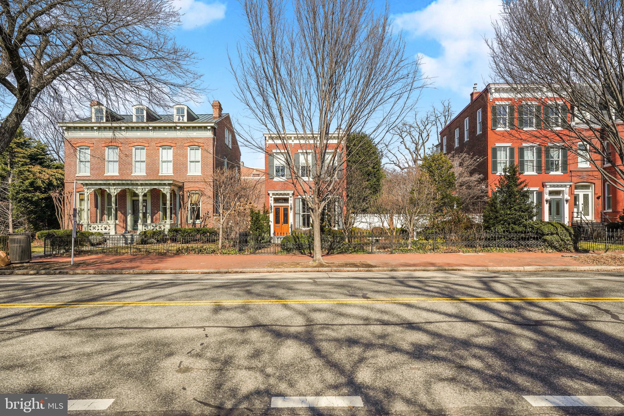 CAPITOL HILL - Residential