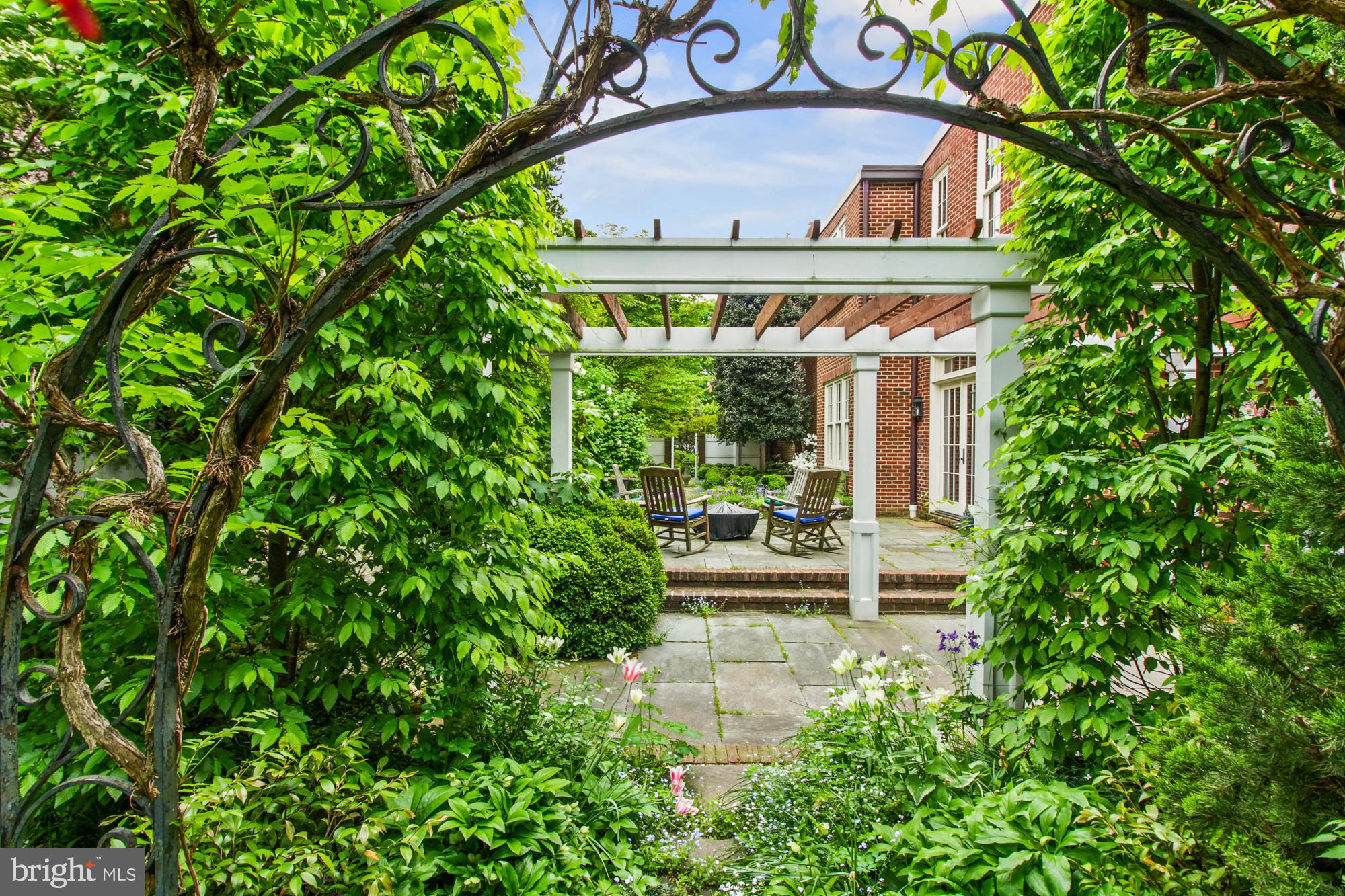 CAPITOL HILL - Residential