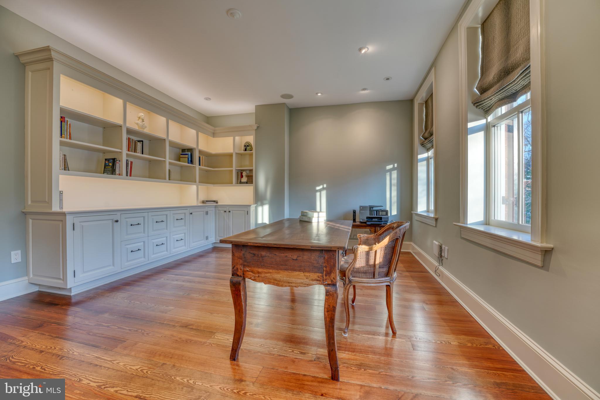 CAPITOL HILL - Residential