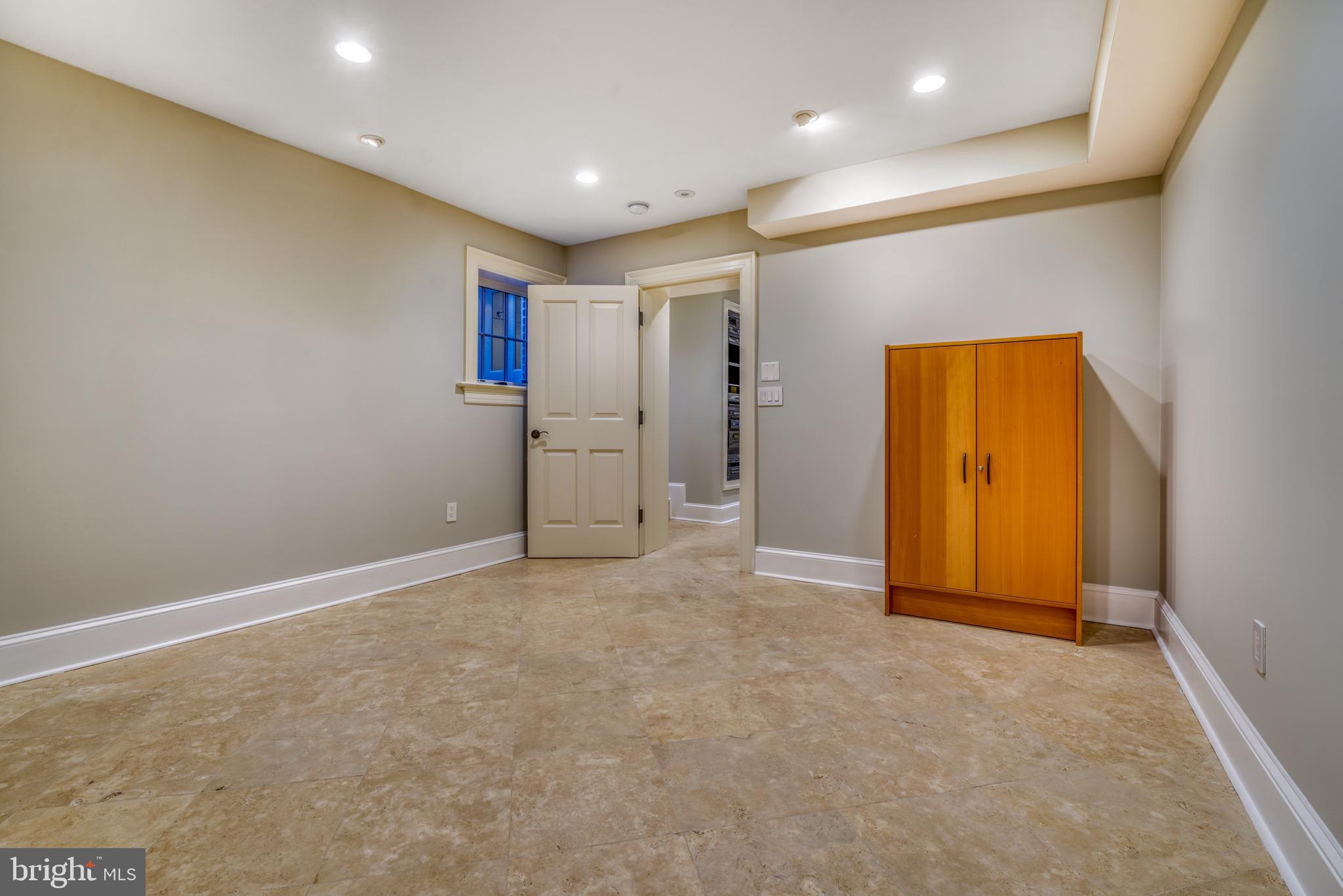 CAPITOL HILL - Residential