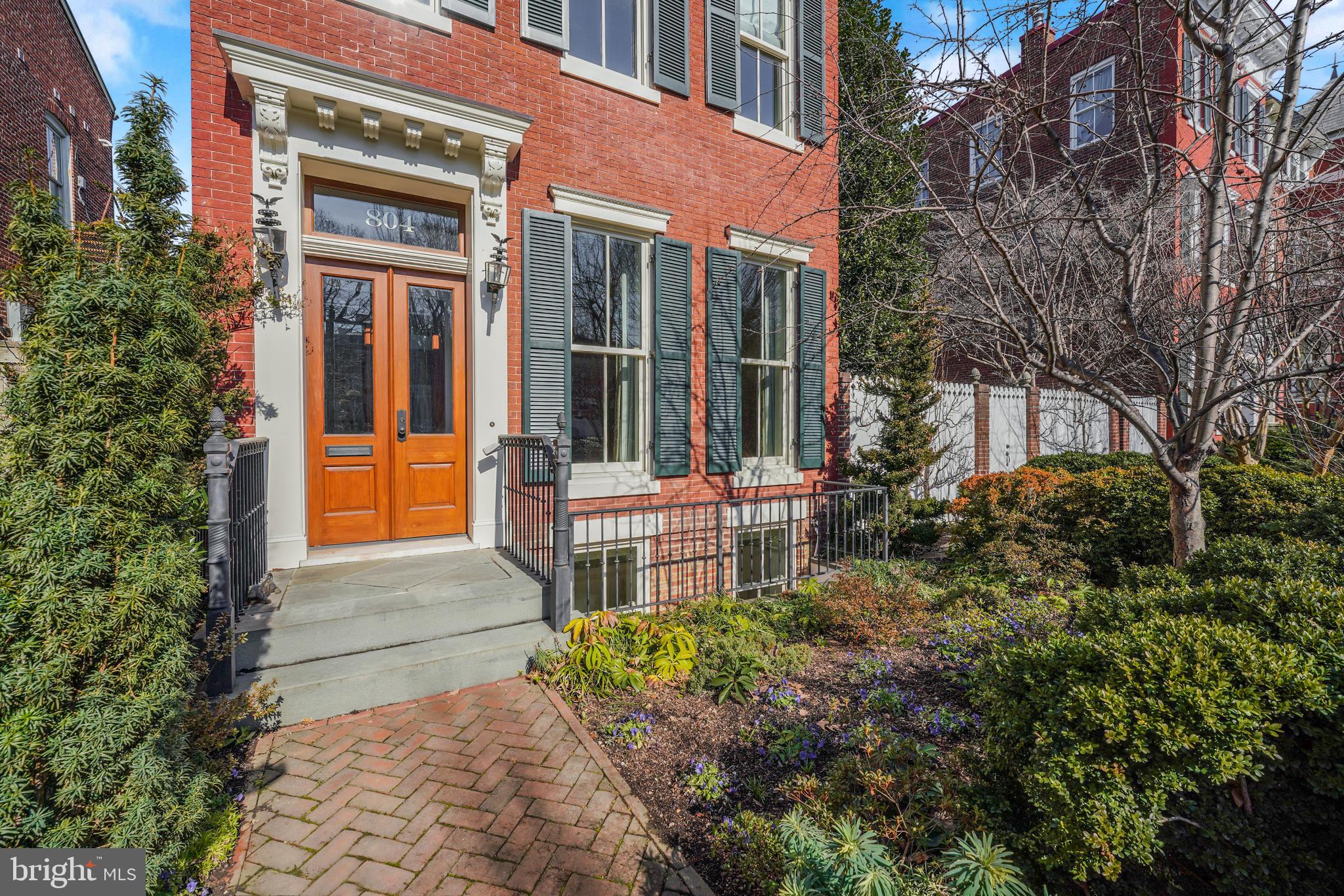 CAPITOL HILL - Residential