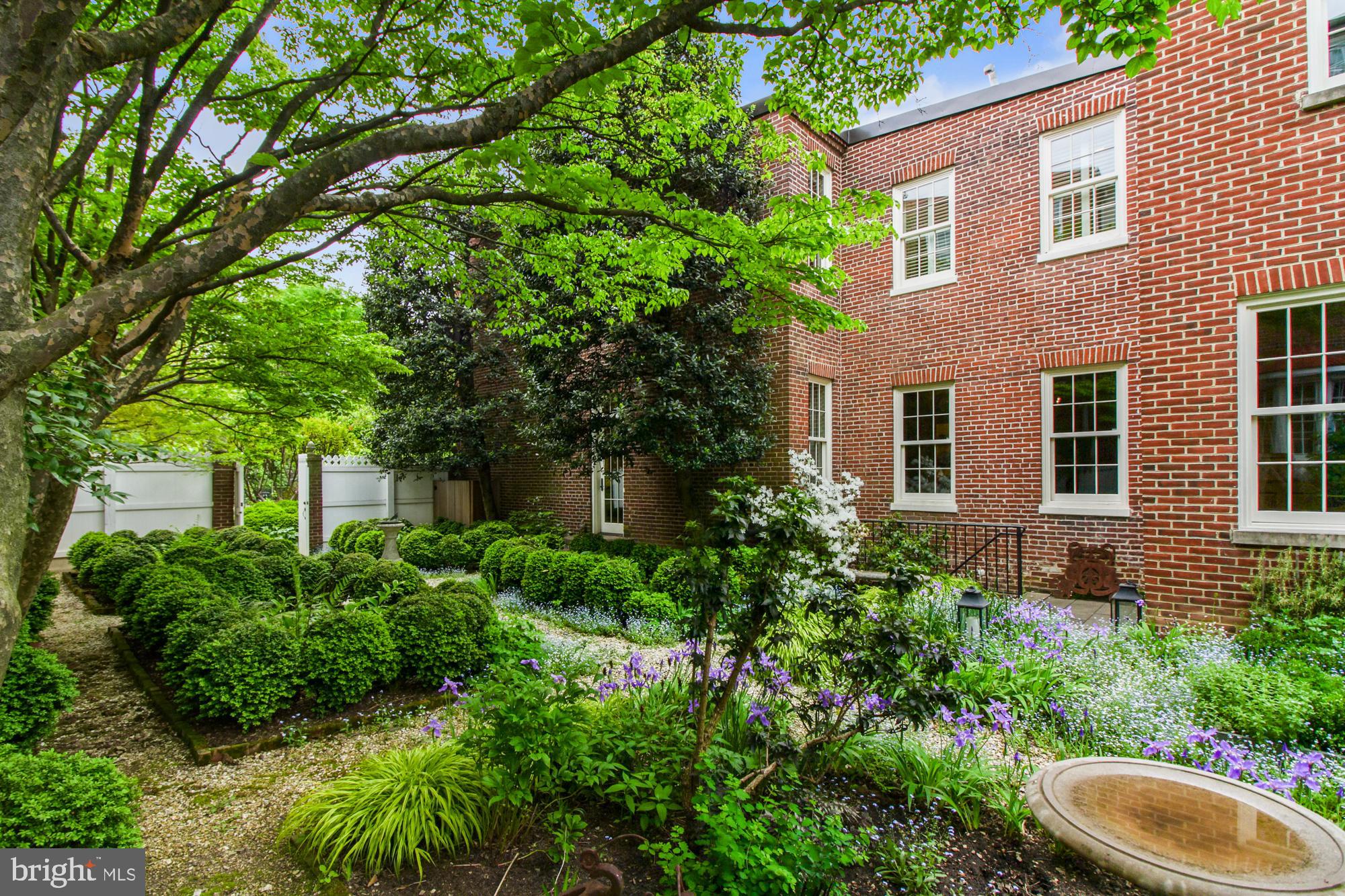 CAPITOL HILL - Residential