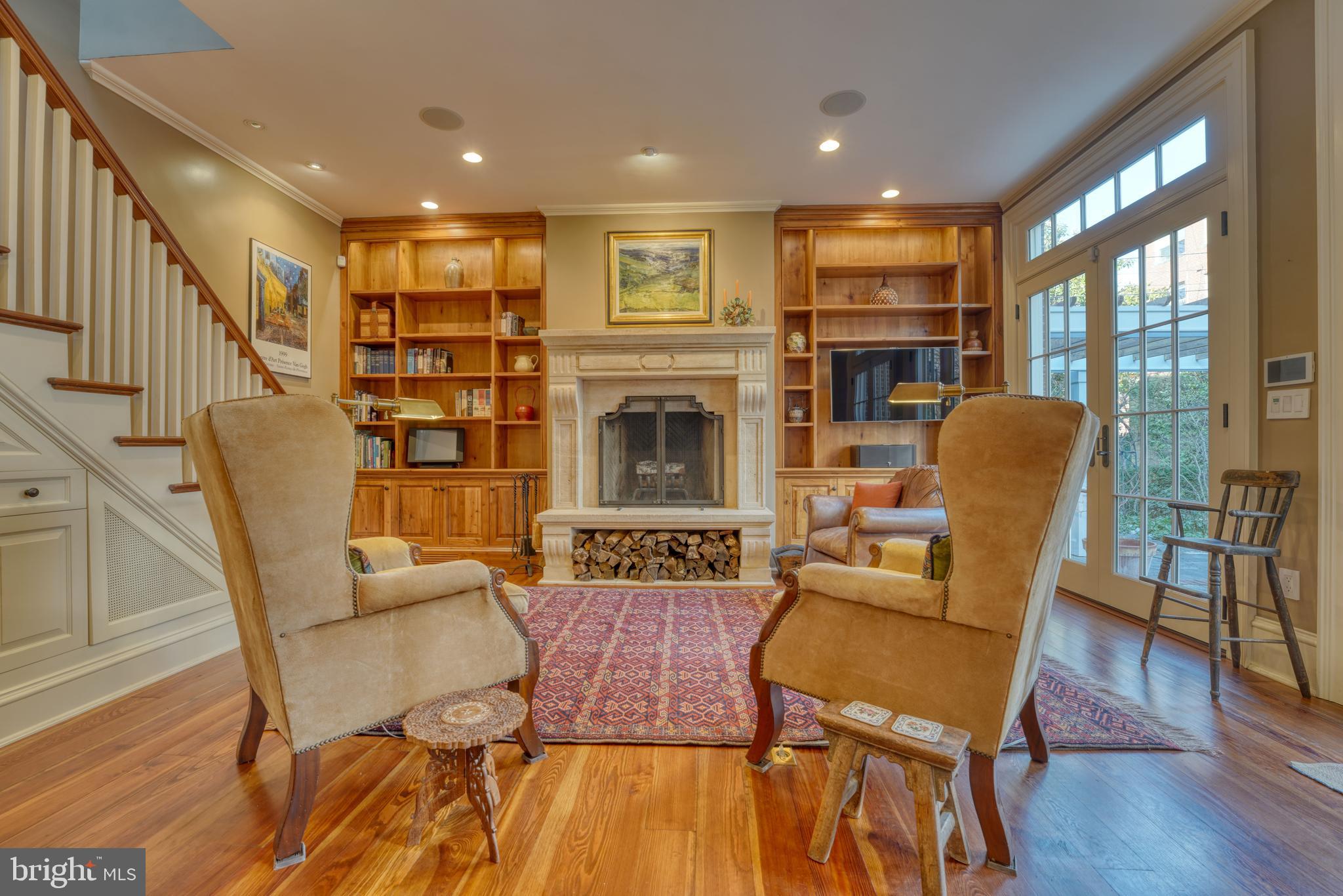 CAPITOL HILL - Residential