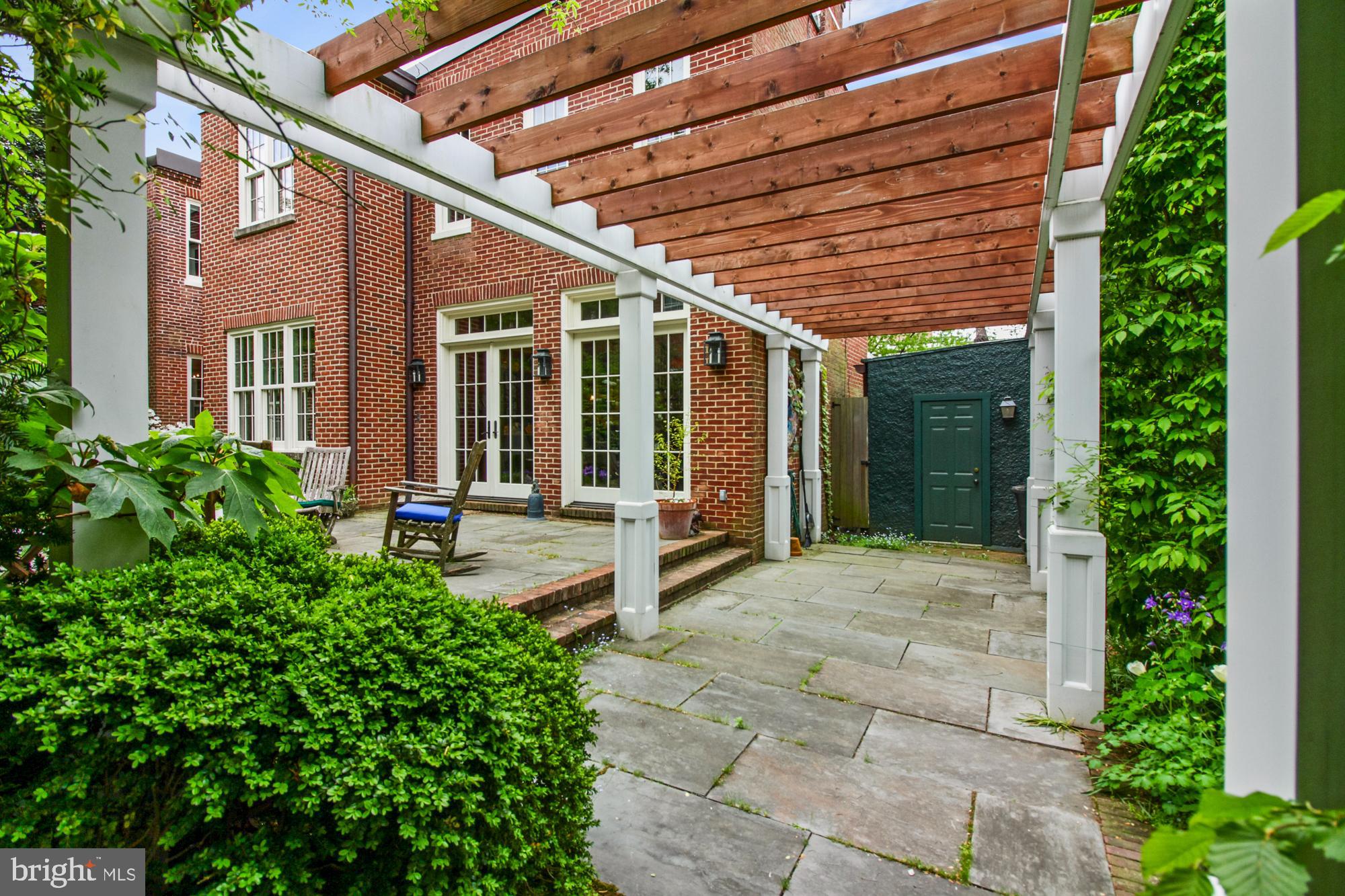 CAPITOL HILL - Residential