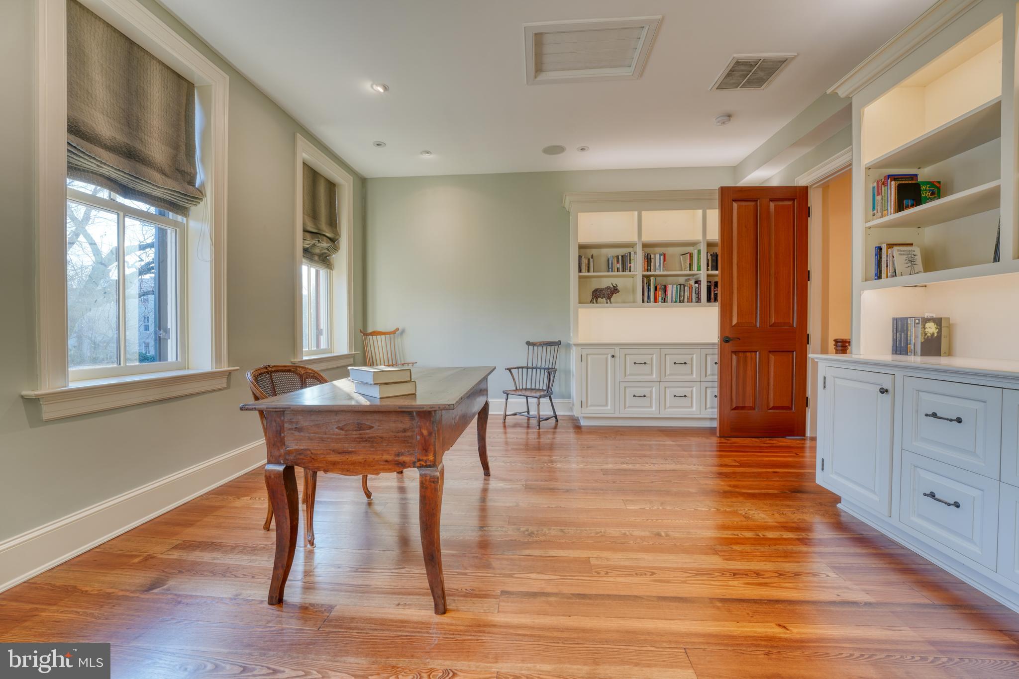 CAPITOL HILL - Residential