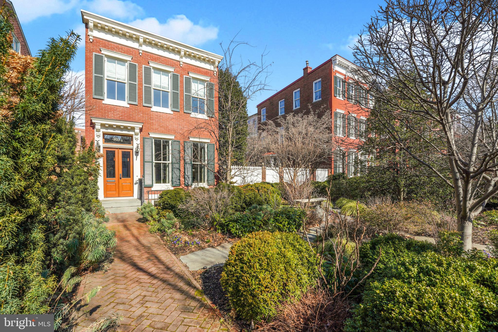 CAPITOL HILL - Residential