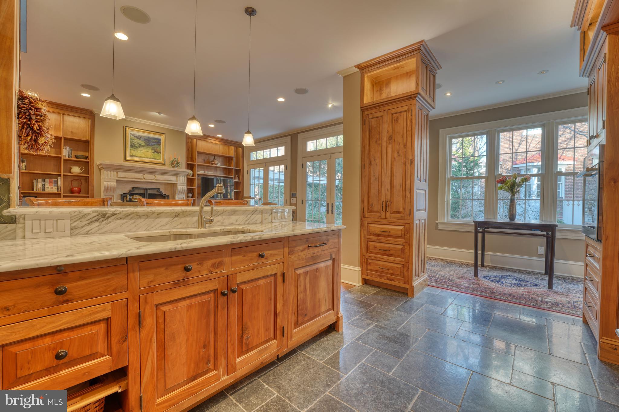 CAPITOL HILL - Residential