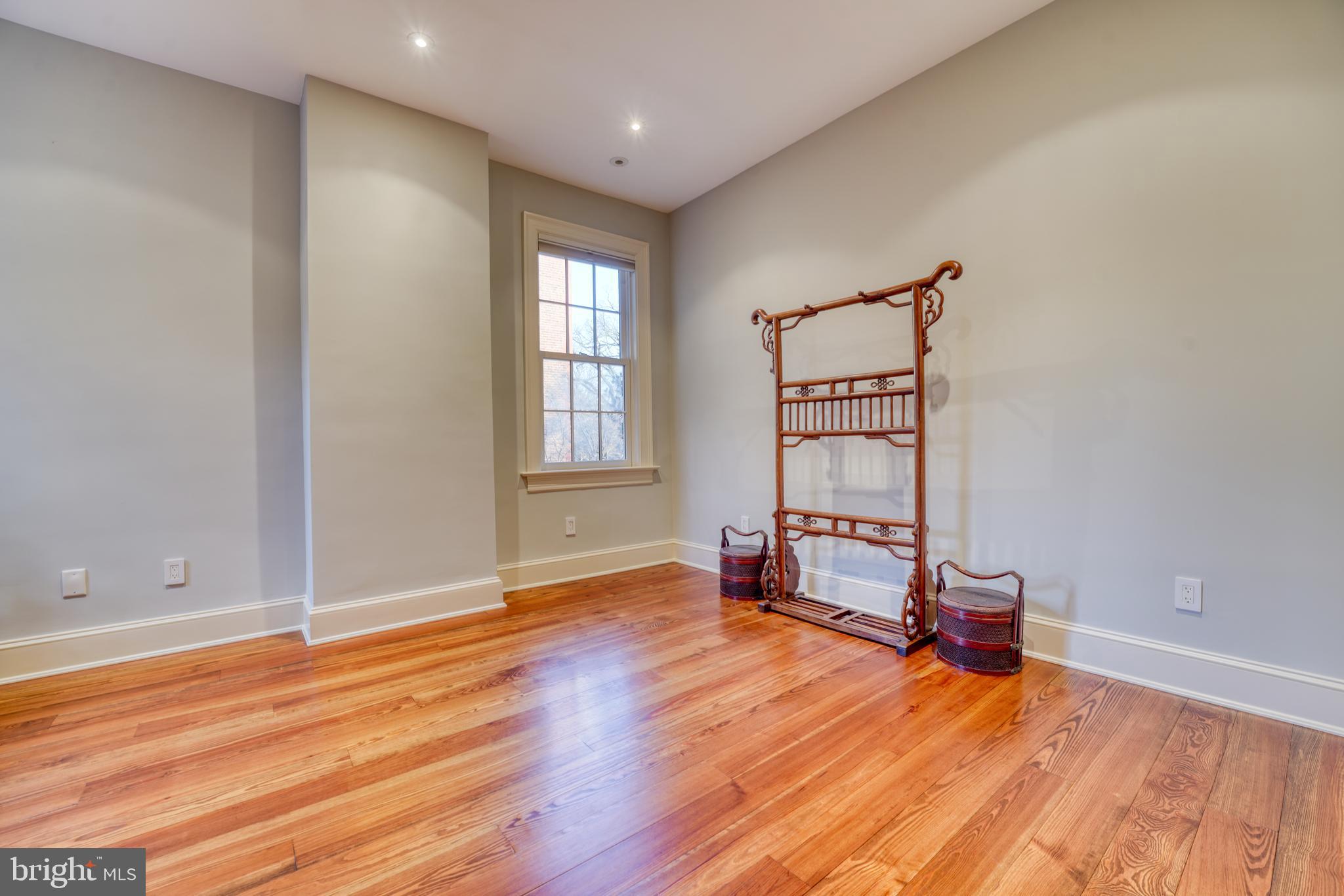 CAPITOL HILL - Residential