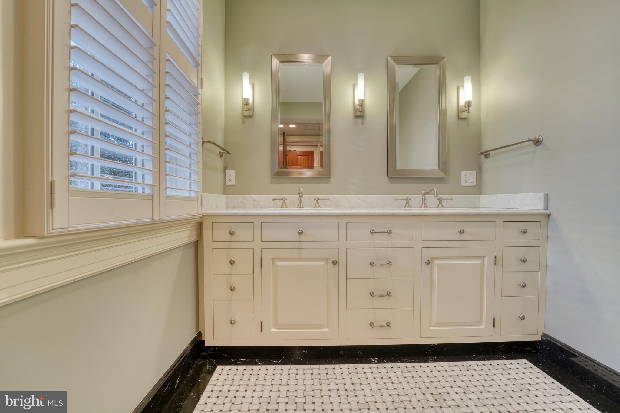CAPITOL HILL - Residential
