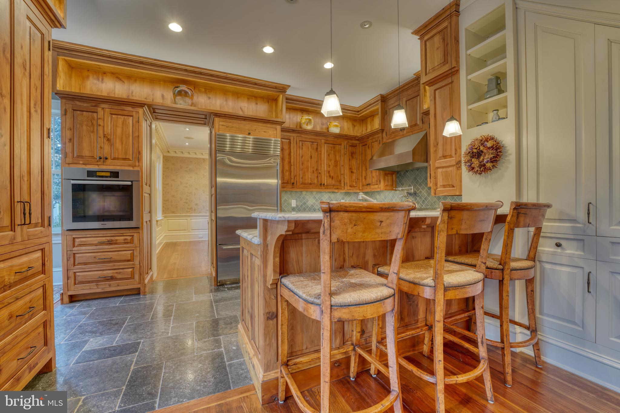 CAPITOL HILL - Residential