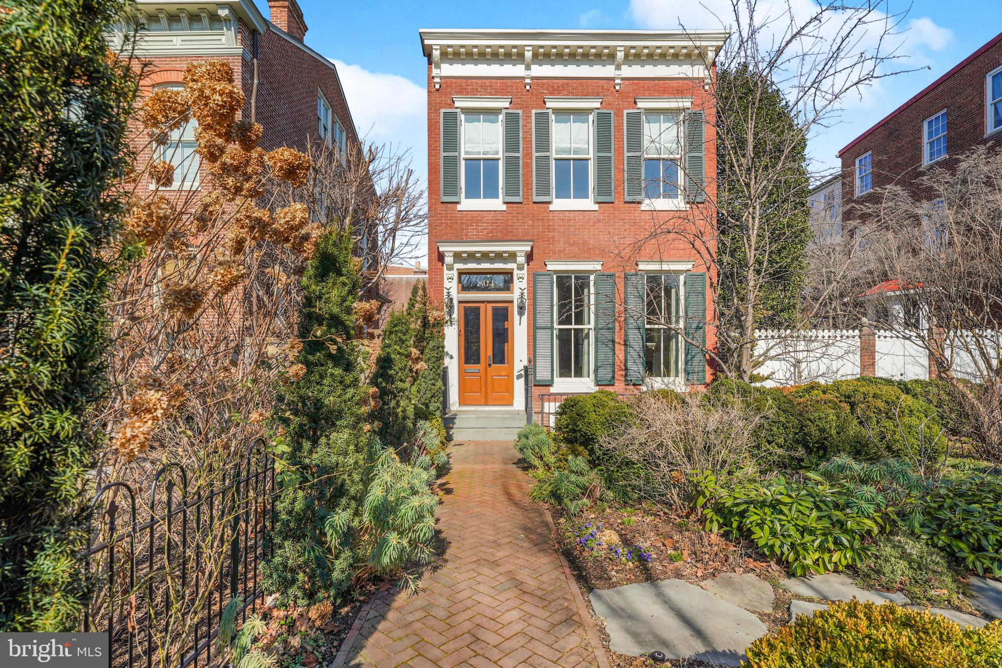 CAPITOL HILL - Residential
