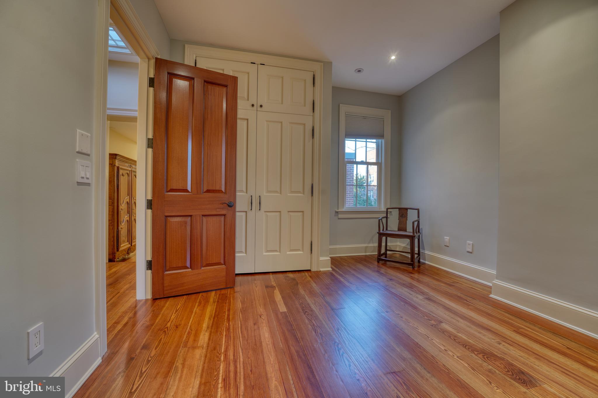 CAPITOL HILL - Residential