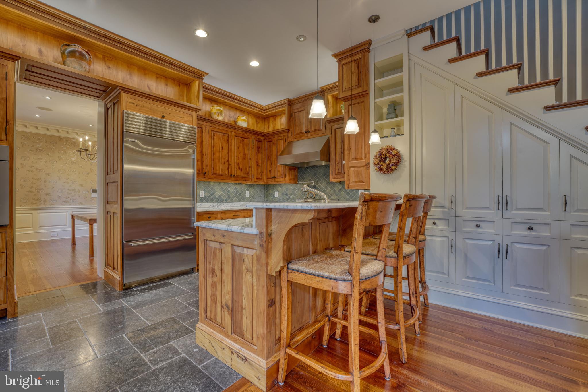CAPITOL HILL - Residential