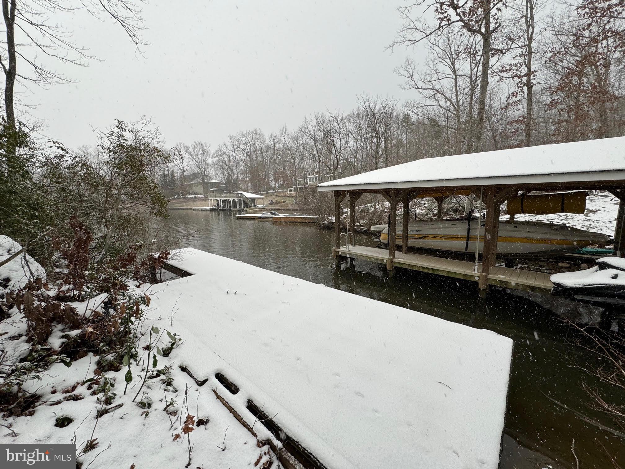 LAKESHORE WOODS - Land