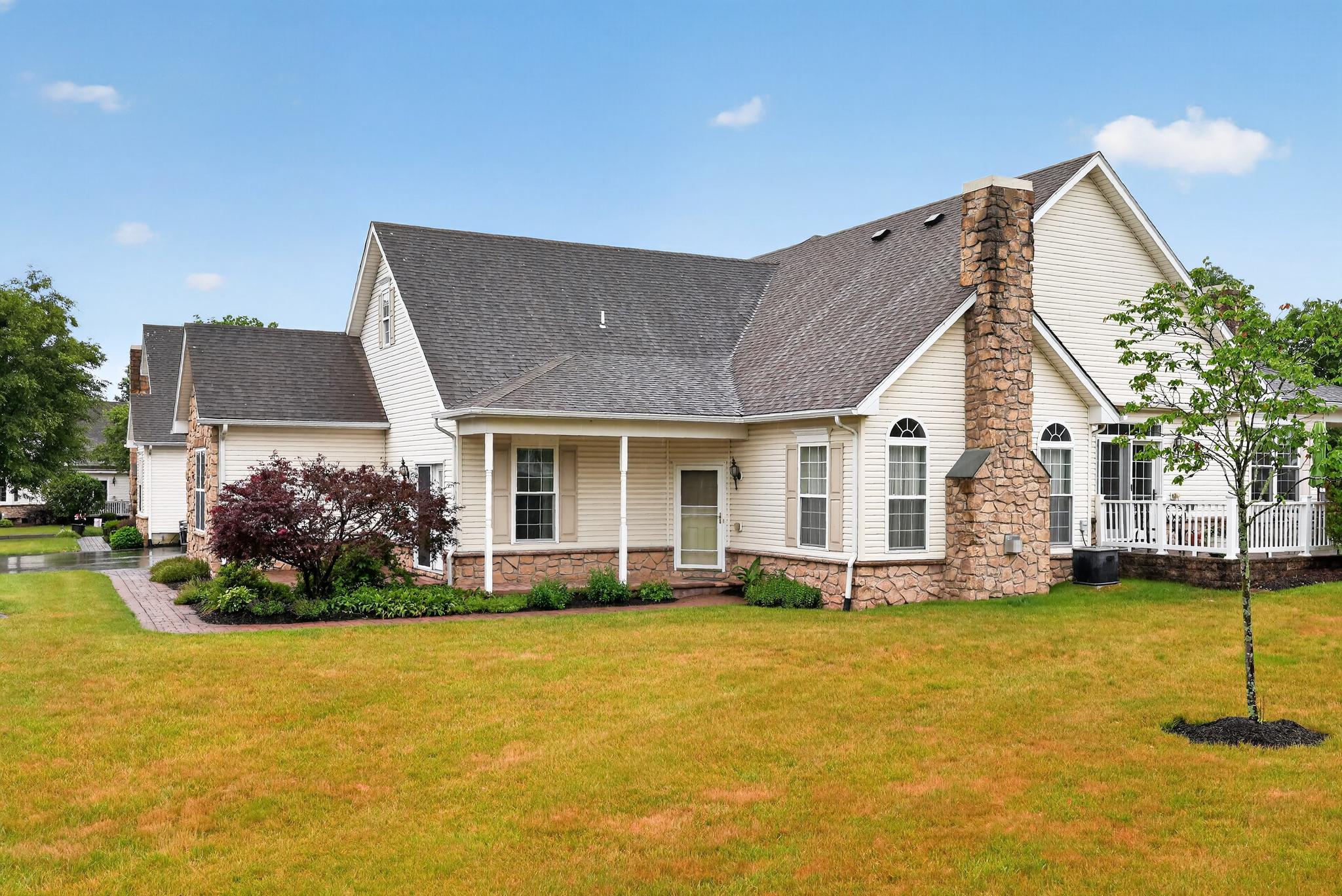 THE VINEYARDS - Residential
