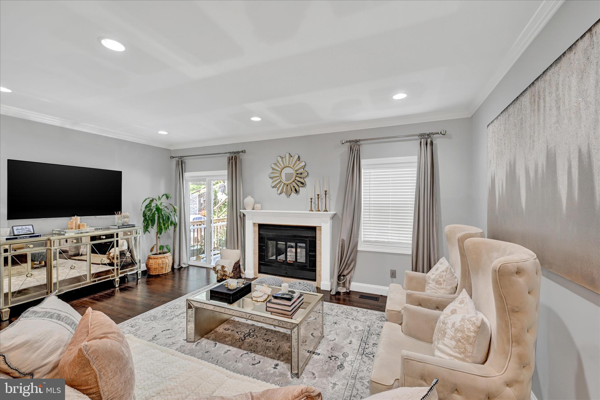 CASTLEMILL - Residential
