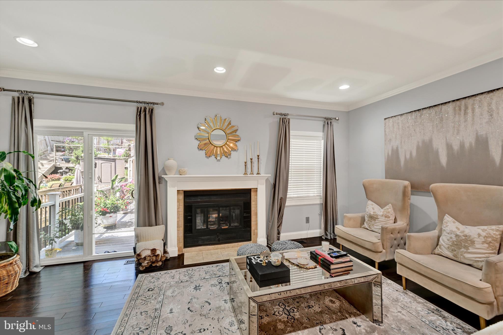 CASTLEMILL - Residential