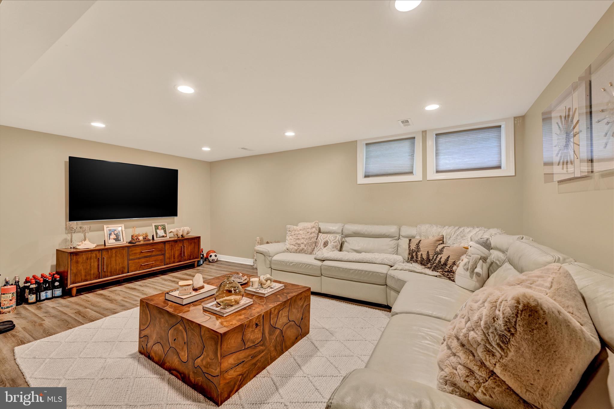 CASTLEMILL - Residential