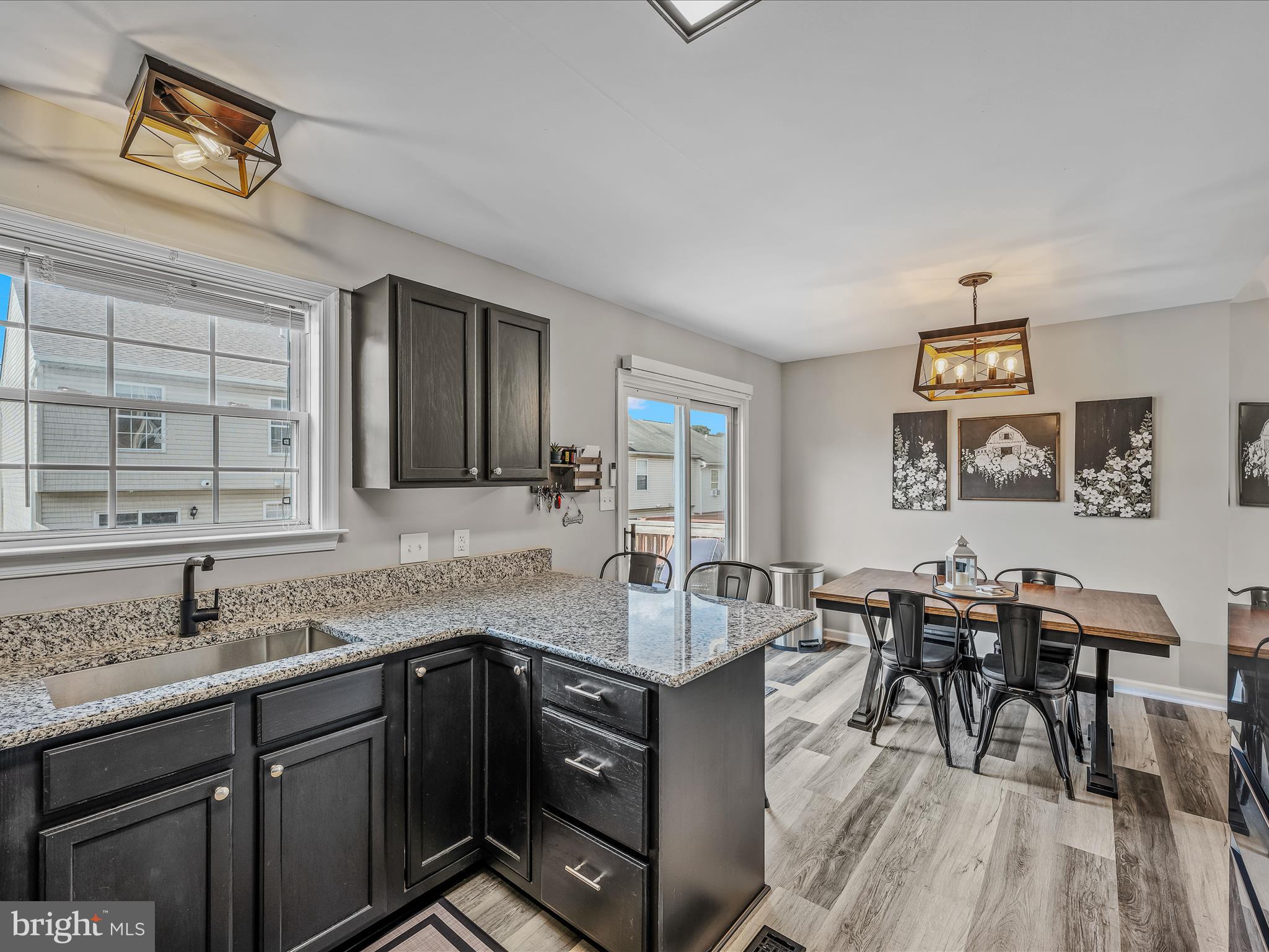 GEORGETOWN SQUARE - Residential