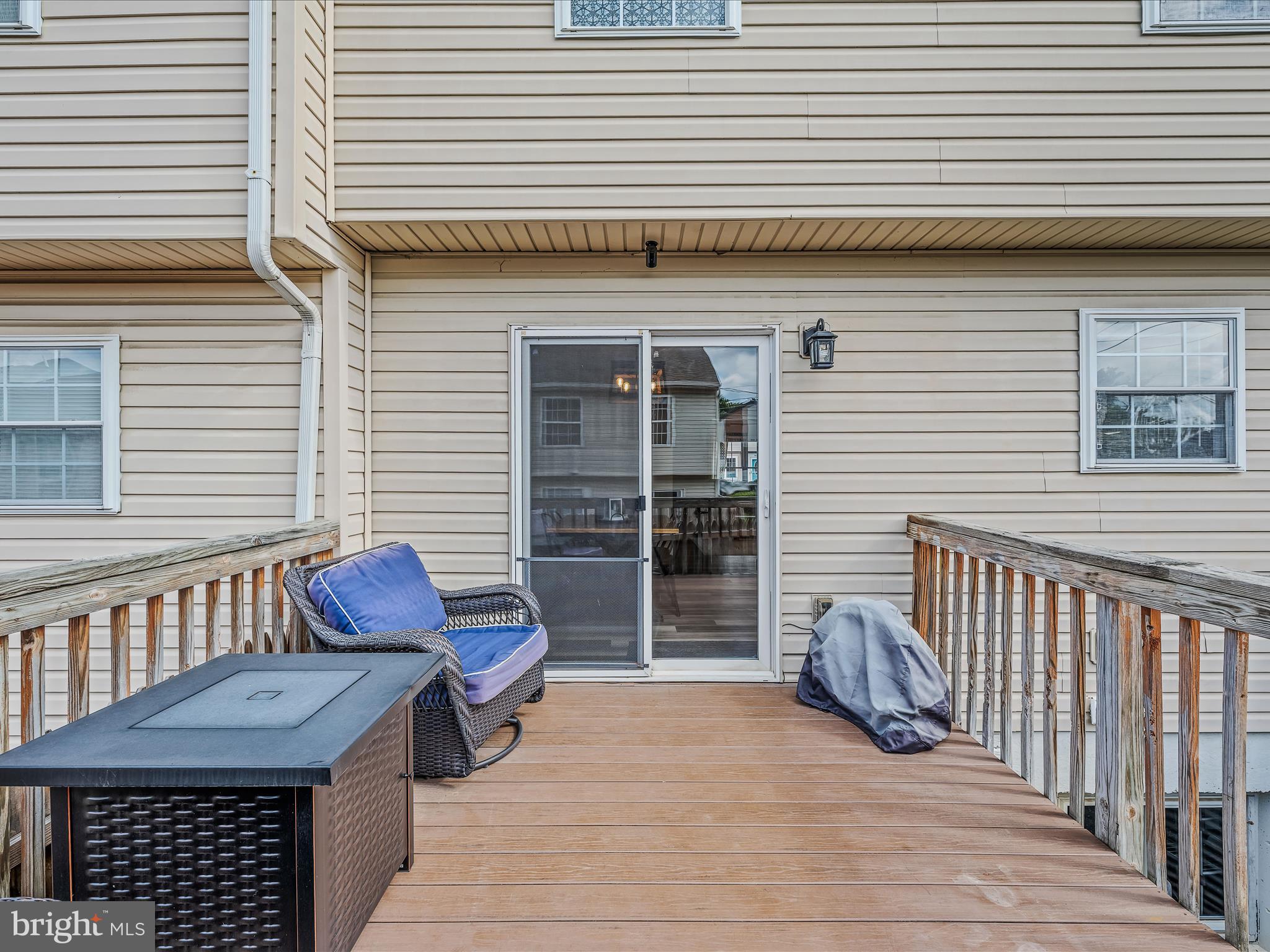 GEORGETOWN SQUARE - Residential