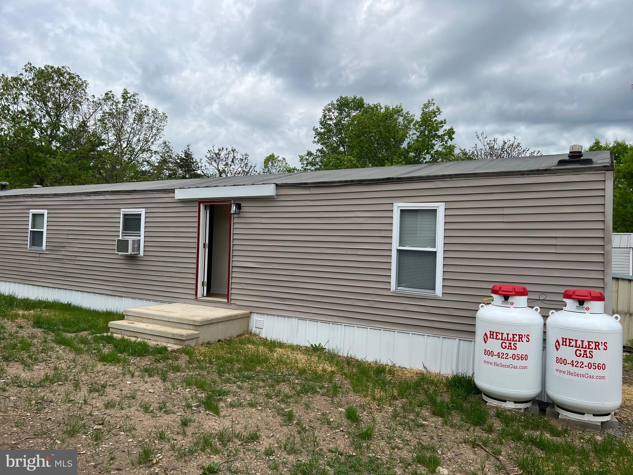 Welcome home to this fully renovated Single wide Mobile Home. Open Floor Plan!! 3 Bedrooms 2  baths in a new up and coming Mobile home Park.  Pets are welcome, but restrictions apply for Breed, number, weight and all are case by case. $250 Non refundable pet deposit, and $50.00 pet rent per pet.  Owner covers  Trash, Lawn Maintenance, and Sewer for all units. All Applicants must pass credit, criminal and background checks. Only Broker applications accepted ( no rent spree) .  Application fee is $40.00 over the age of 18.