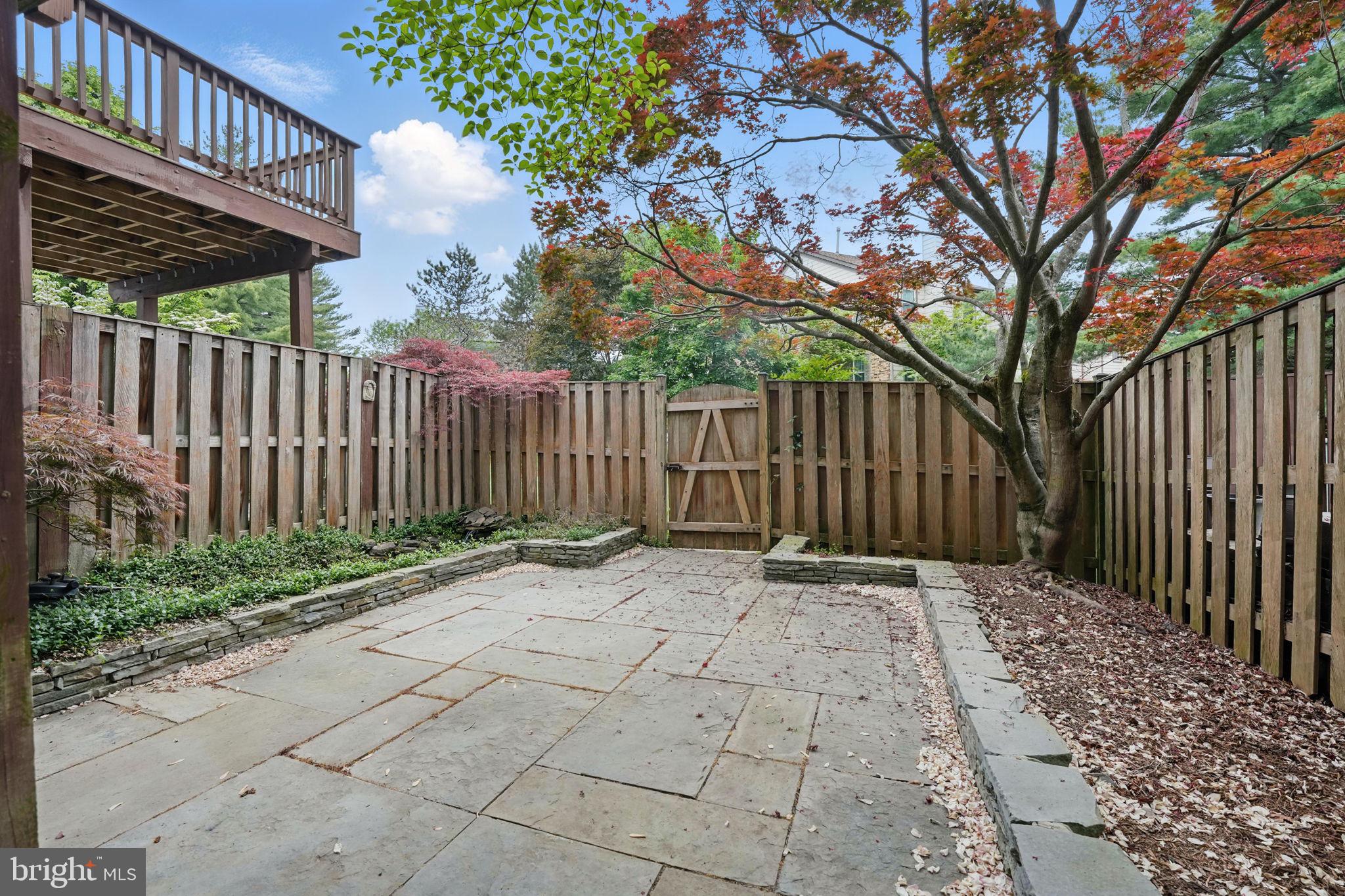 PINECREST - Residential