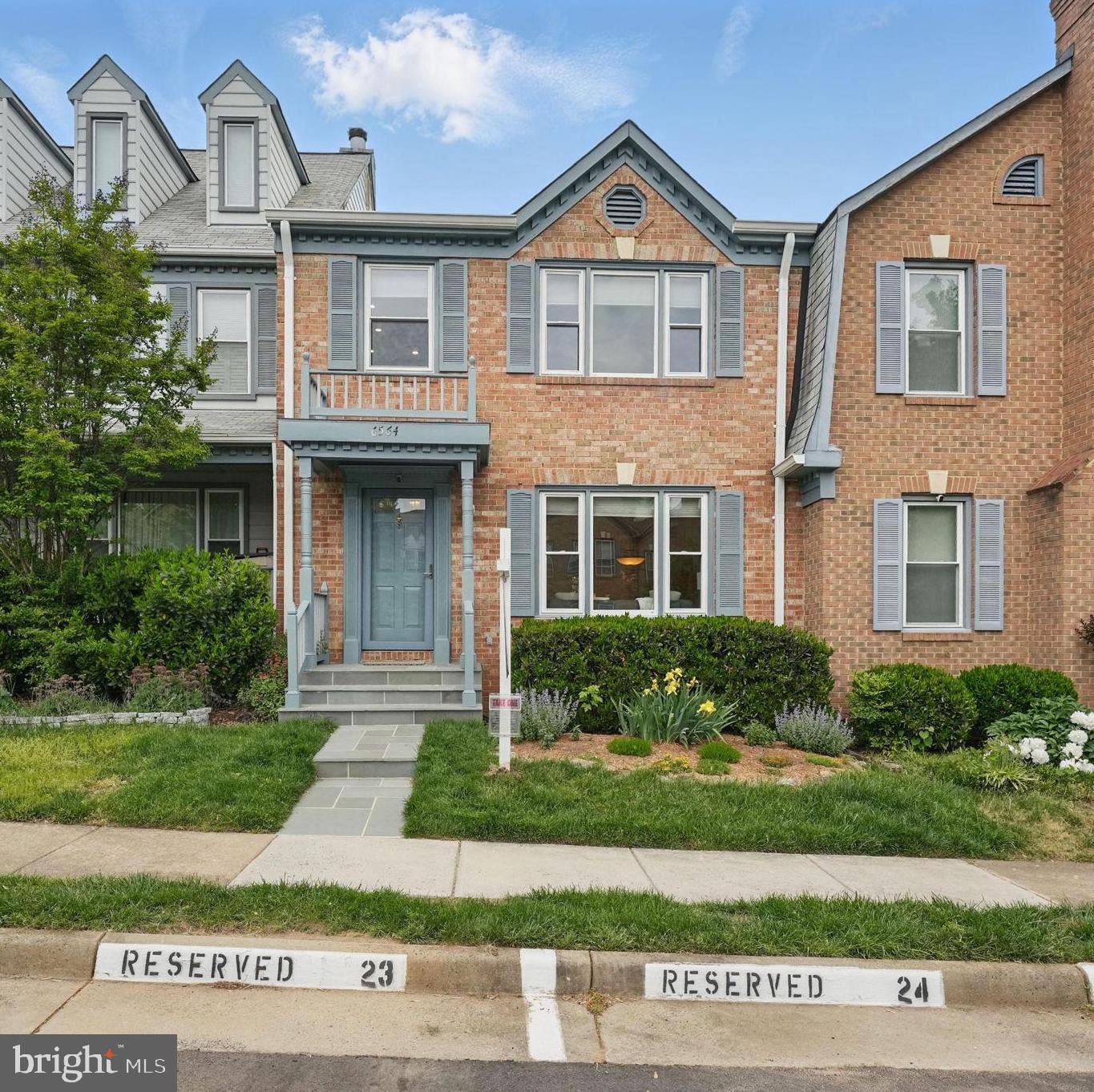 PINECREST - Residential