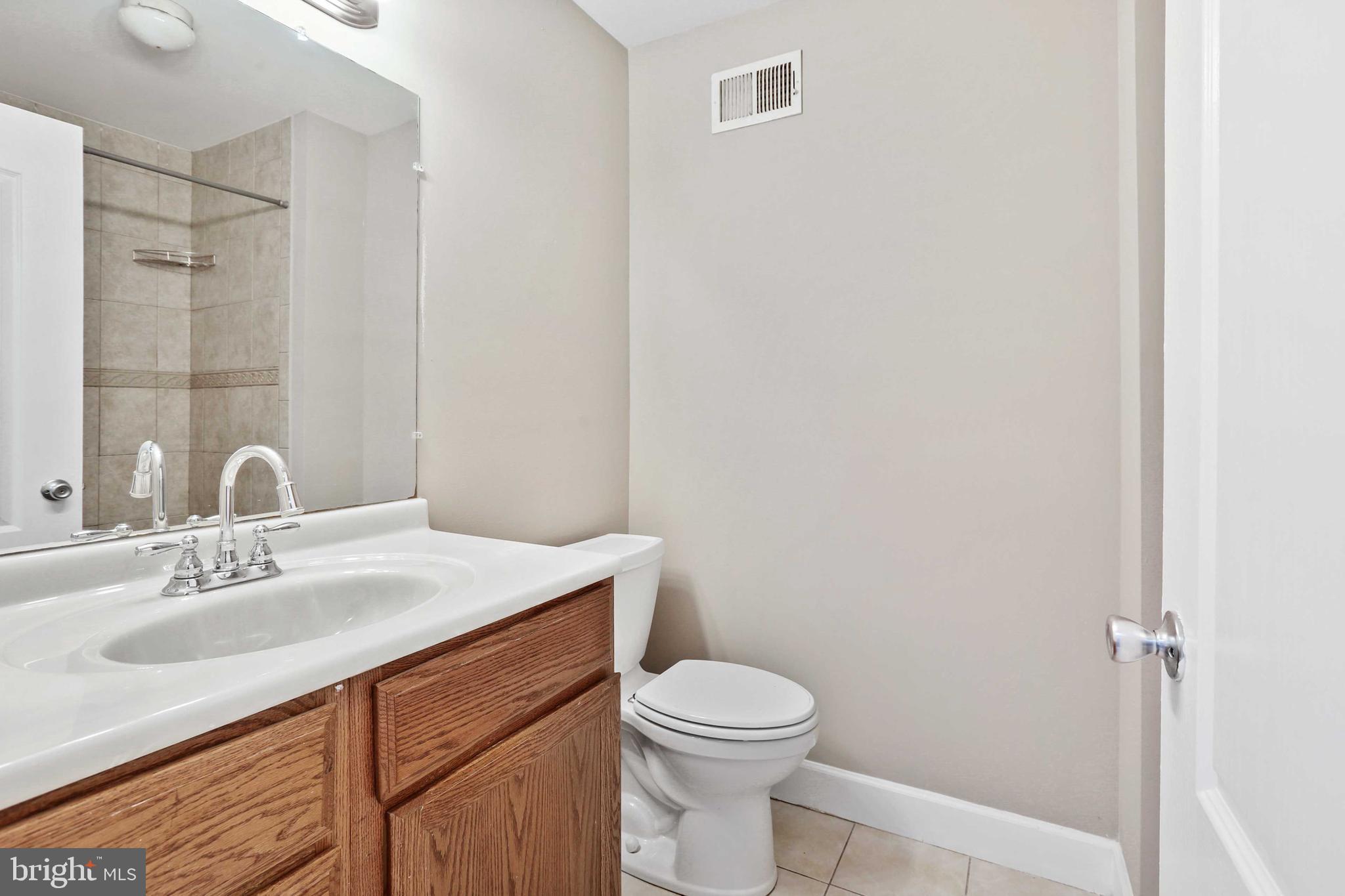 BARCLAY - Residential Lease