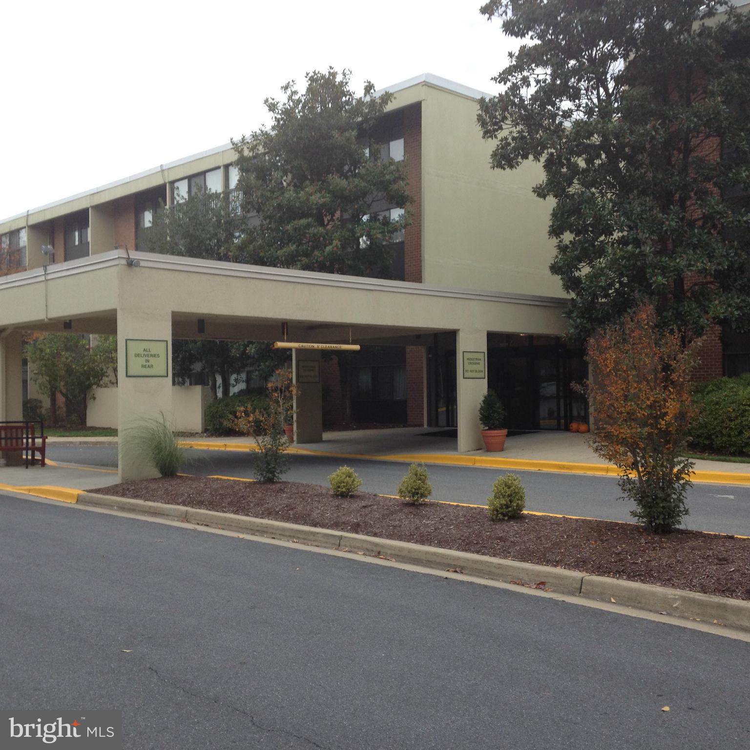 Well maintained, good size 2 Br 2 Ba ground floor condo apartment with patio in an acitive senior citizens (55+) community is looking for a new owner.  No need to use an elevator to reach this apartment . The home has a walkout patio from your Living Room, unlike most others in the building. Community amenities include golf, tennis, pools, medical facilities, and local transportation.