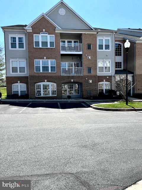 KINGS CROSSING - Residential