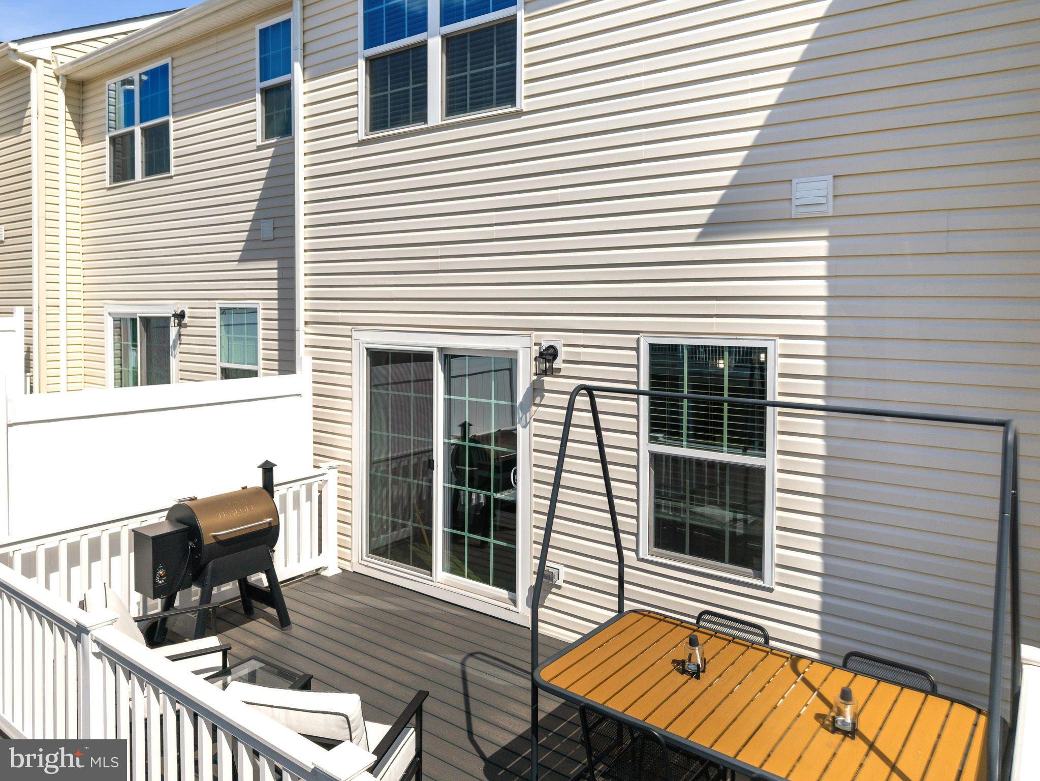 TOWNE GATE COMMONS - Residential