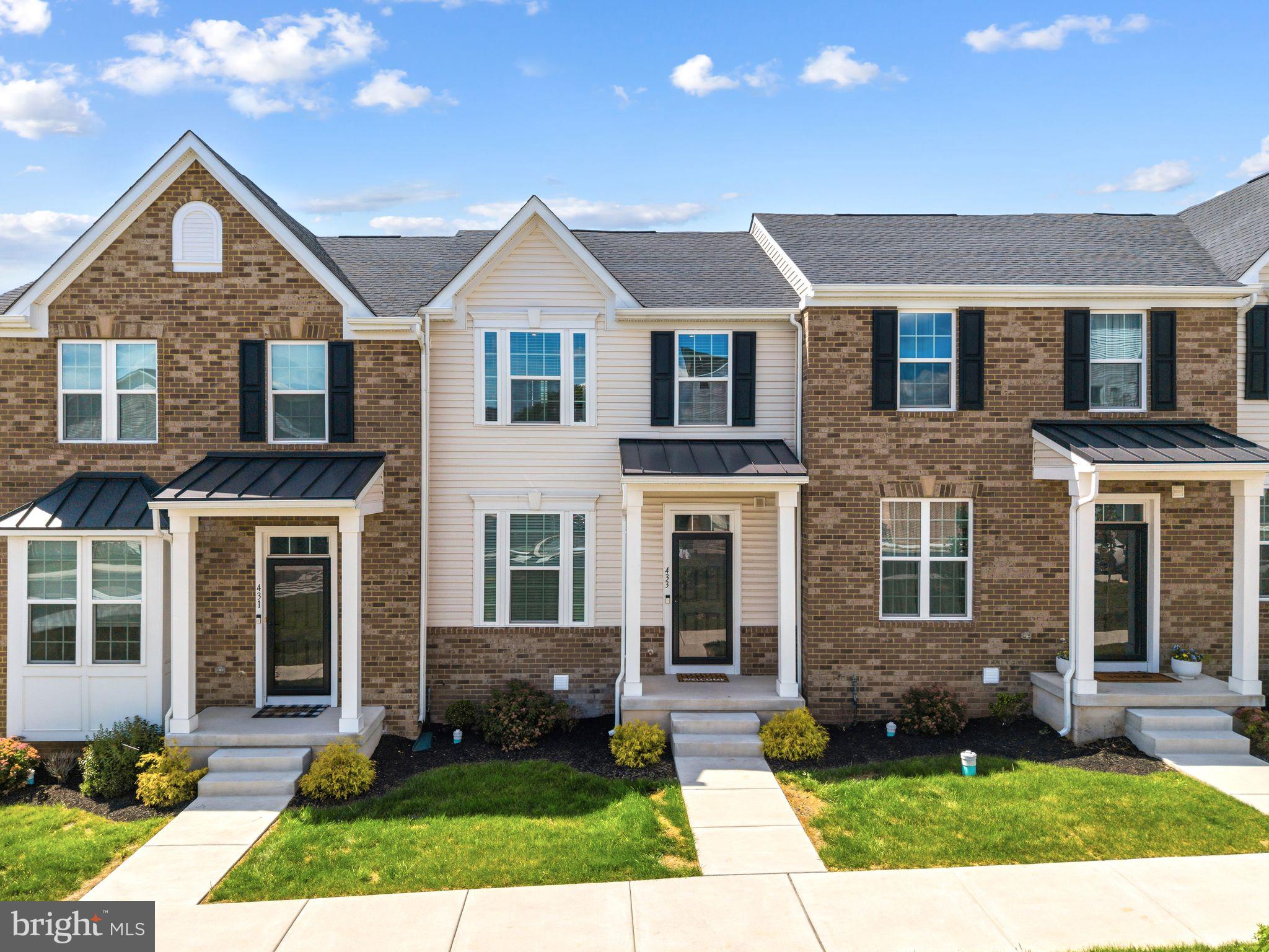 TOWNE GATE COMMONS - Residential