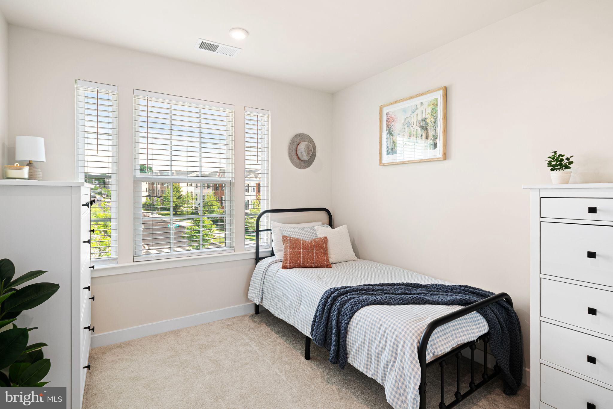 TOWNE GATE COMMONS - Residential