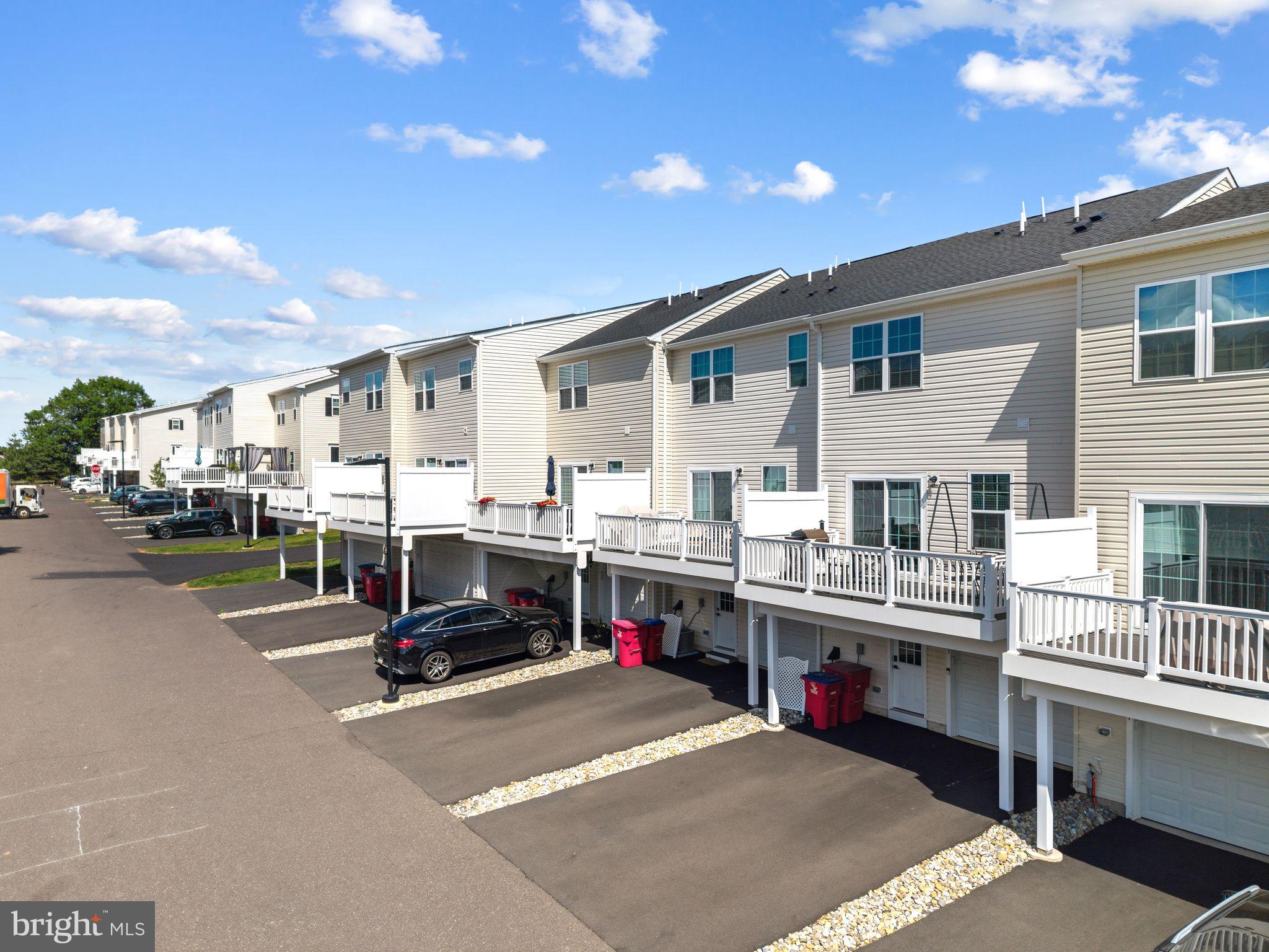 TOWNE GATE COMMONS - Residential