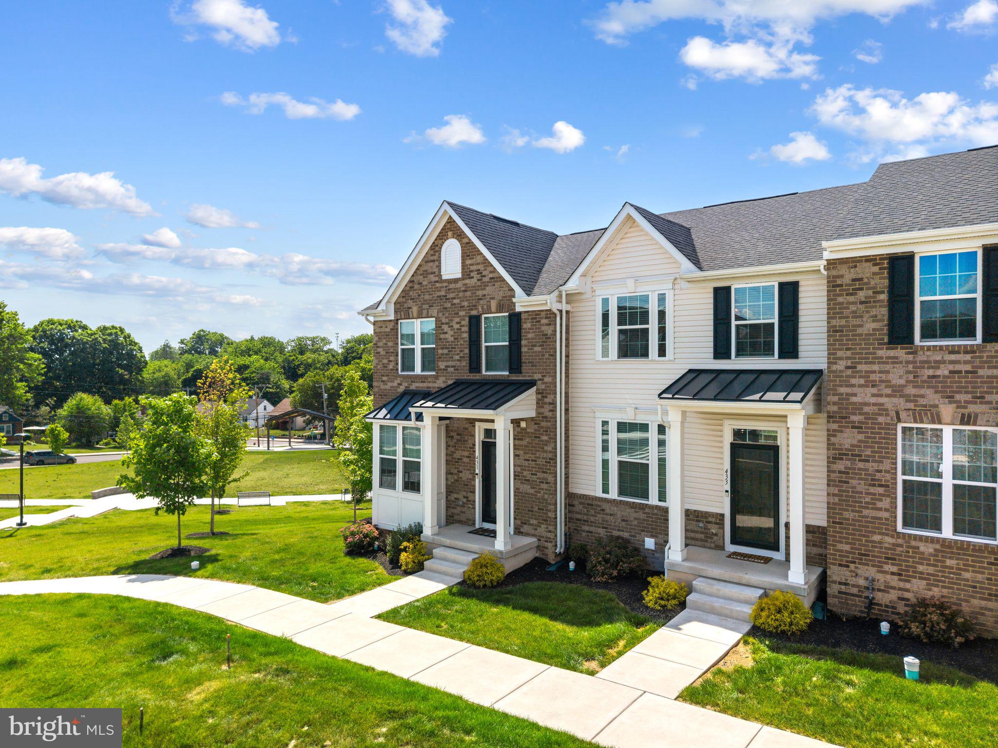 TOWNE GATE COMMONS - Residential