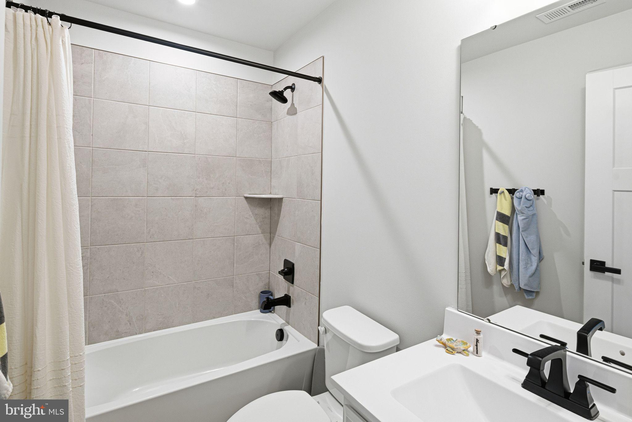 TOWNE GATE COMMONS - Residential