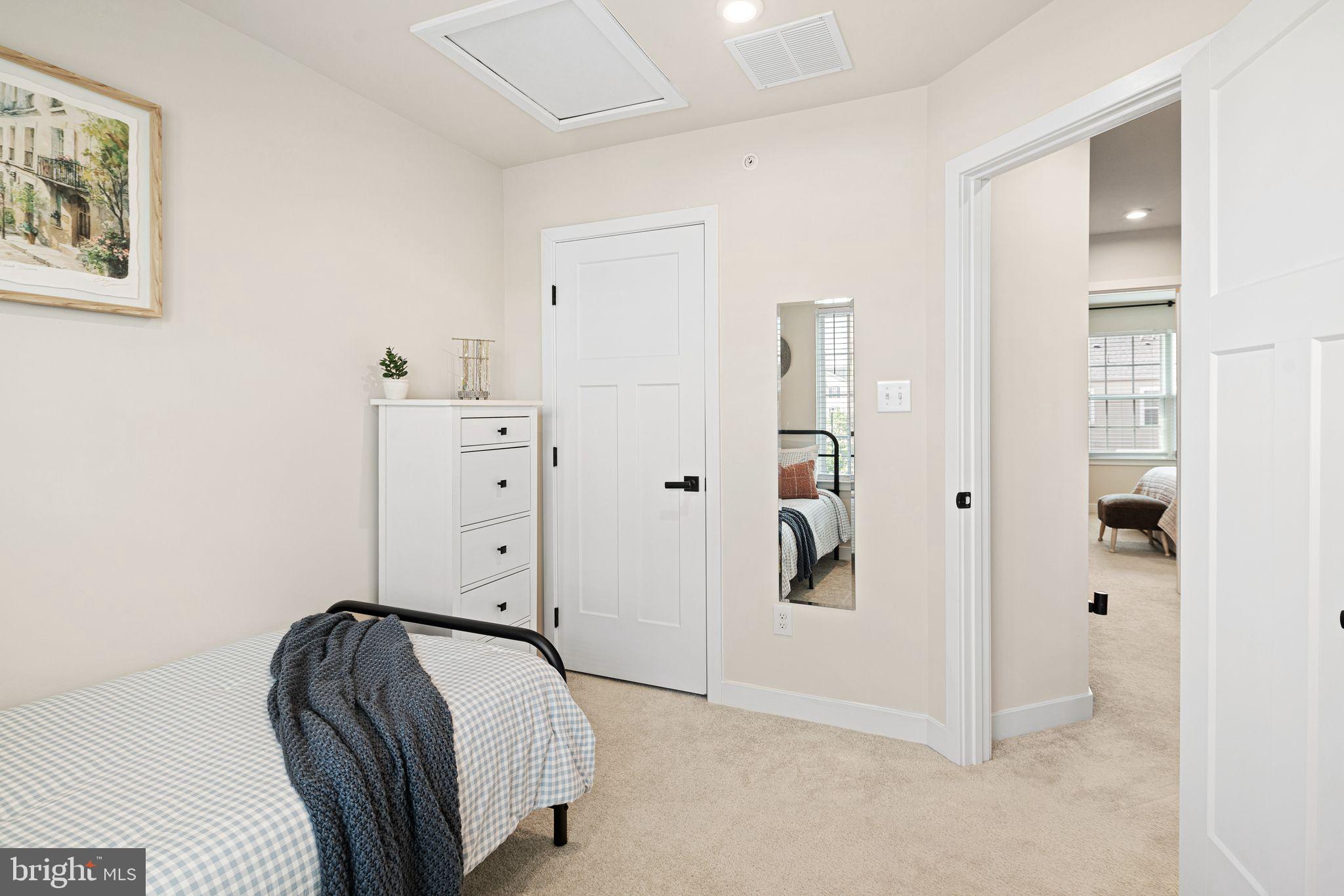 TOWNE GATE COMMONS - Residential