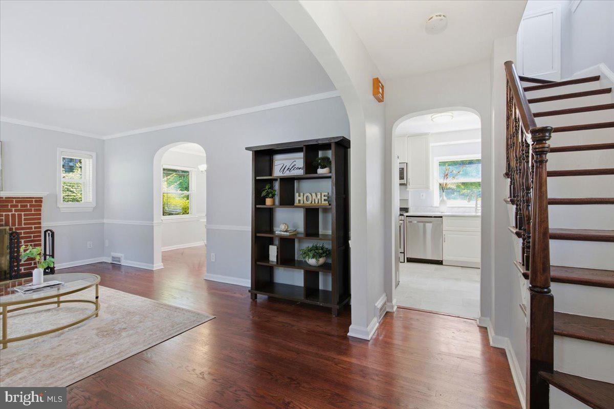 FOREST HILLS - Residential