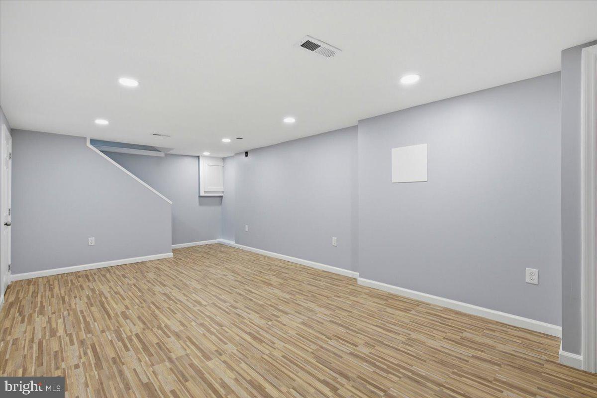 FOREST HILLS - Residential