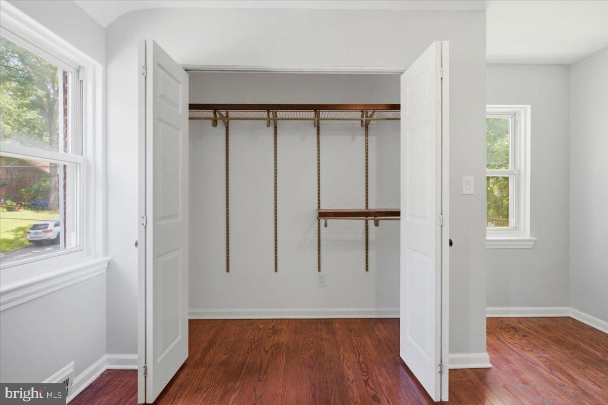 FOREST HILLS - Residential