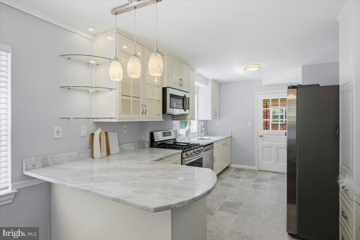 FOREST HILLS - Residential