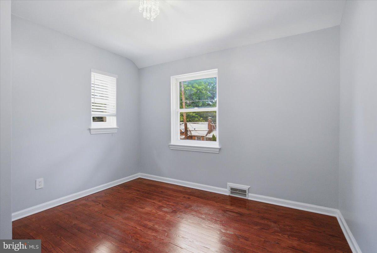 FOREST HILLS - Residential