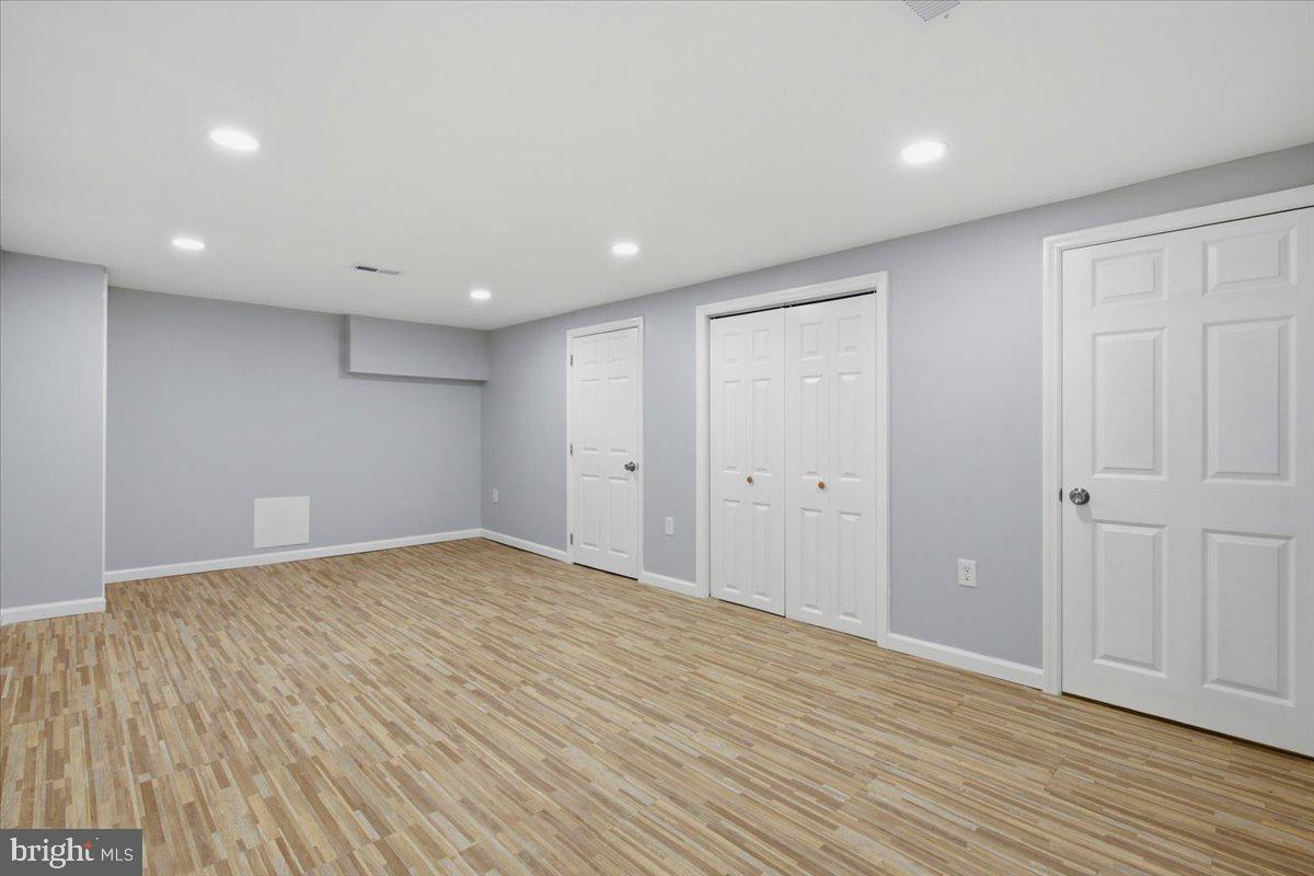 FOREST HILLS - Residential