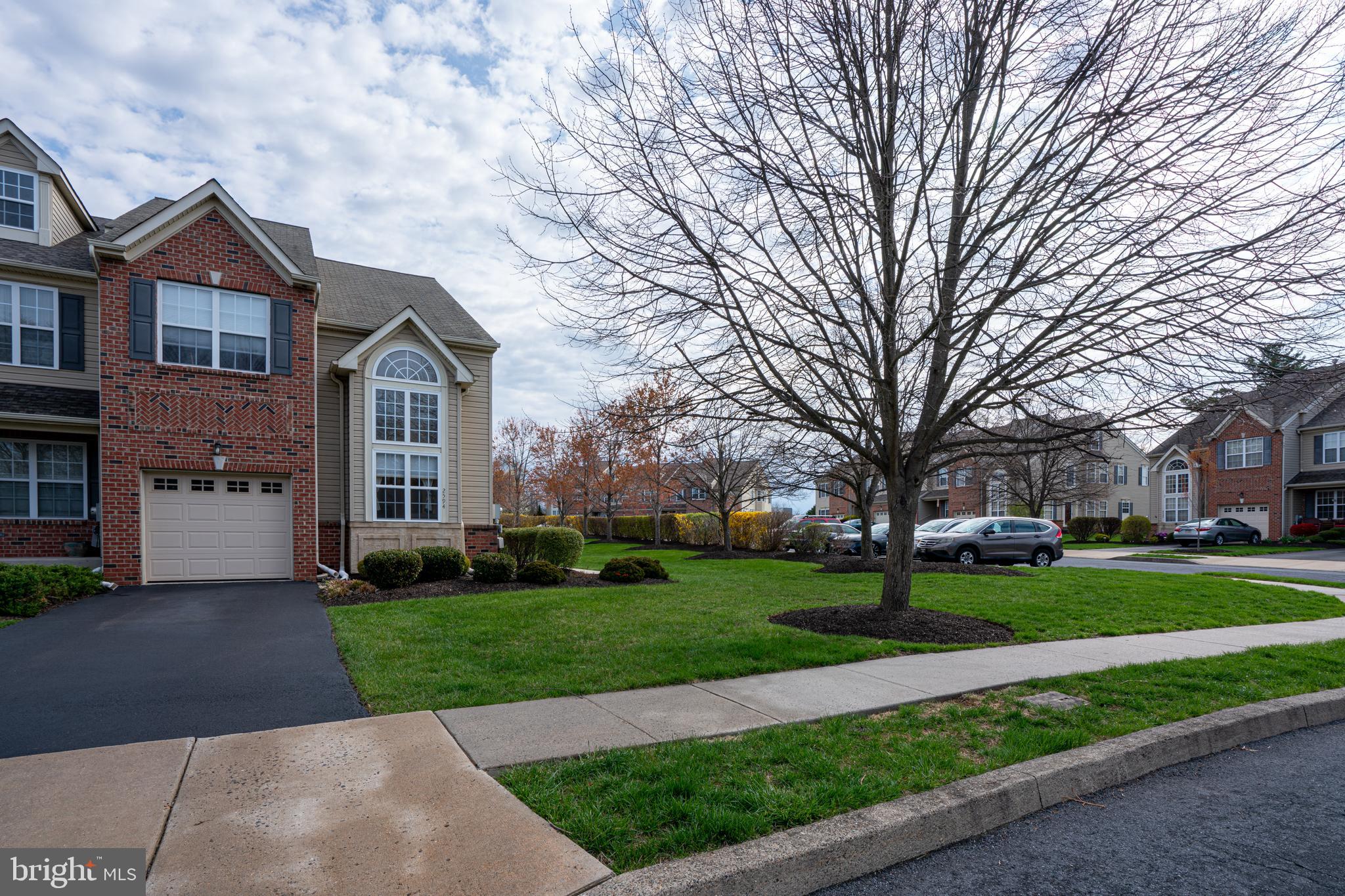 WELLINGTON VILLAGE - Residential